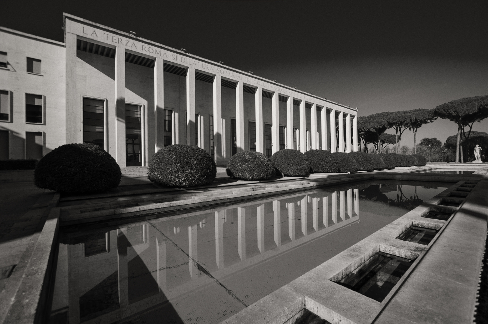 Nikon D300 + Sigma 10-20mm F3.5 EX DC HSM sample photo. La terza roma b&amp;w photography