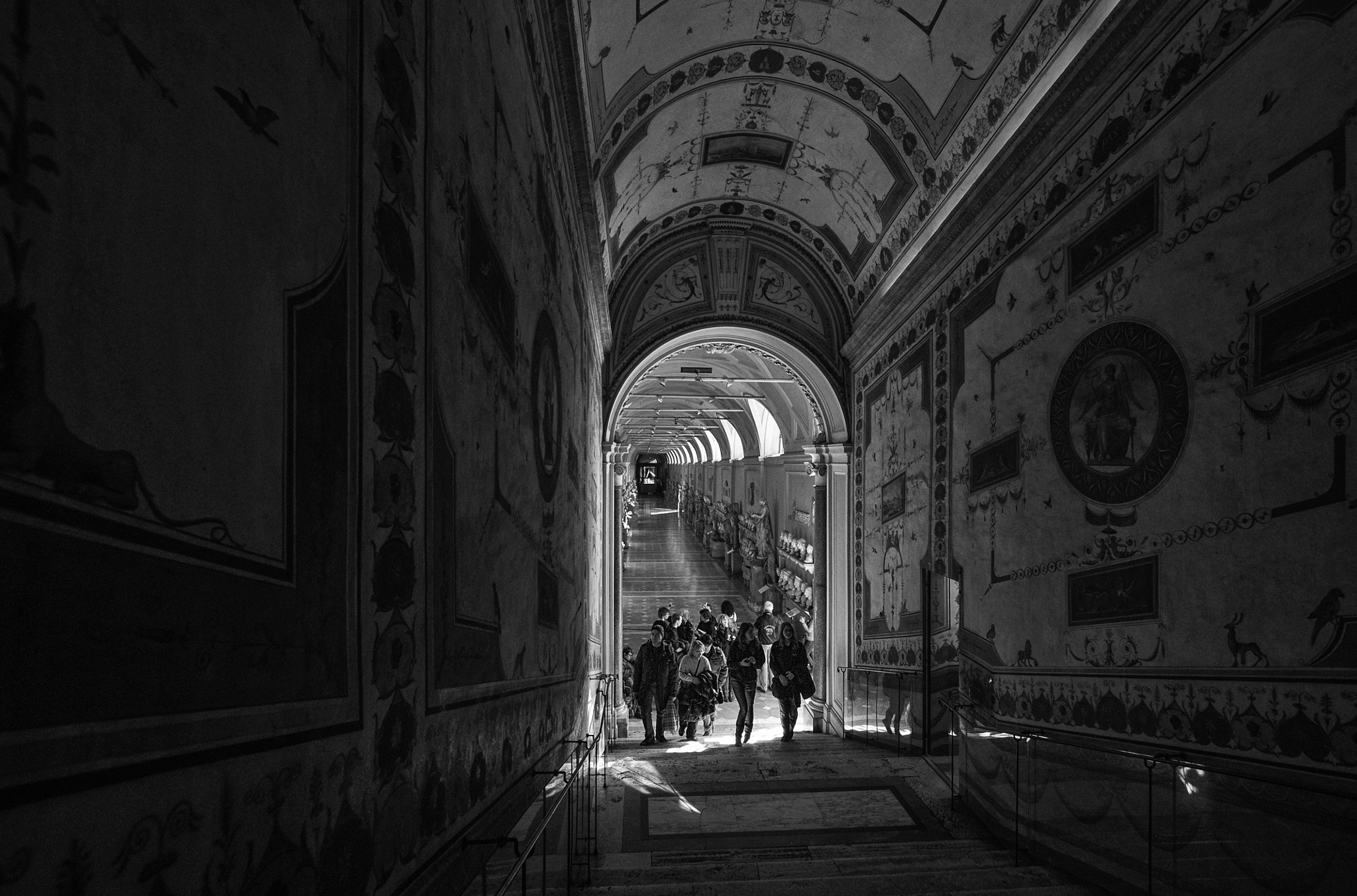 Nikon D300 + Sigma 10-20mm F3.5 EX DC HSM sample photo. Una mattina al museo b&amp;w photography