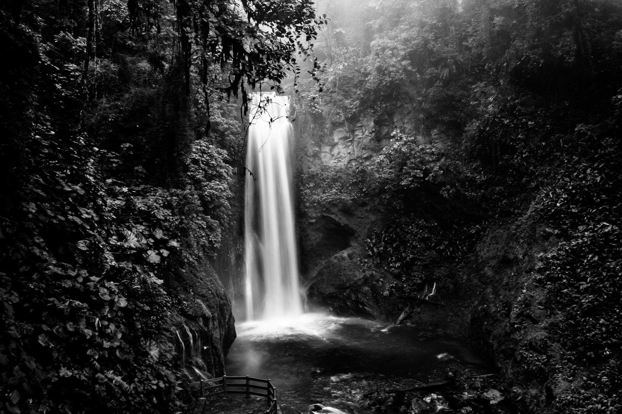 Sony E 18-200mm F3.5-6.3 OSS LE sample photo. Hidden waterfall photography