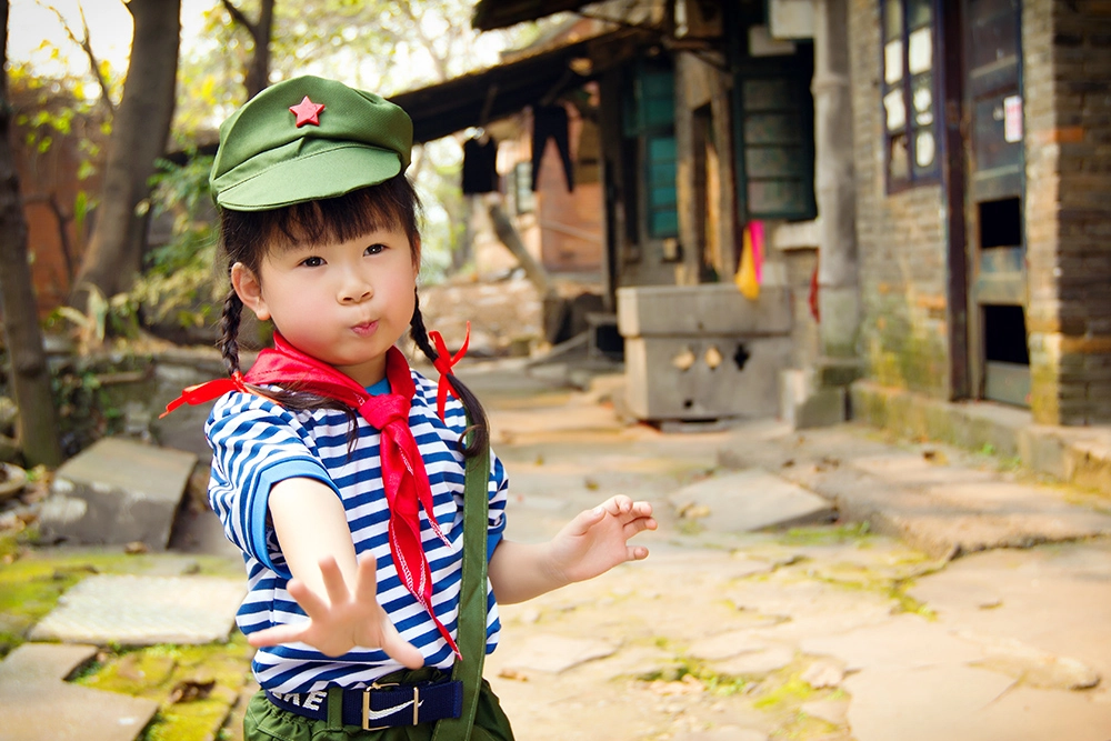 Canon EF 16-35mm F2.8L II USM sample photo. The age of innocence photography