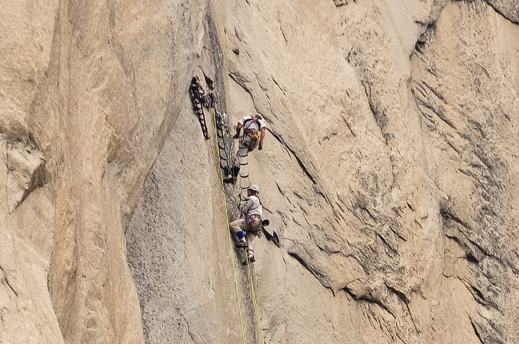 Nikon D300 + Sigma APO 100-300mm F4 EX IF HSM sample photo. Yosemite el capitan climbers m photography