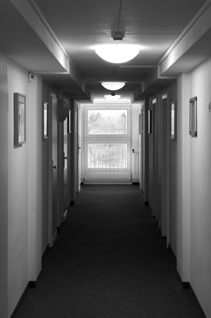 smc PENTAX-FA 28-105mm F3.2-4.5 AL[IF] sample photo. Hotel corridor photography