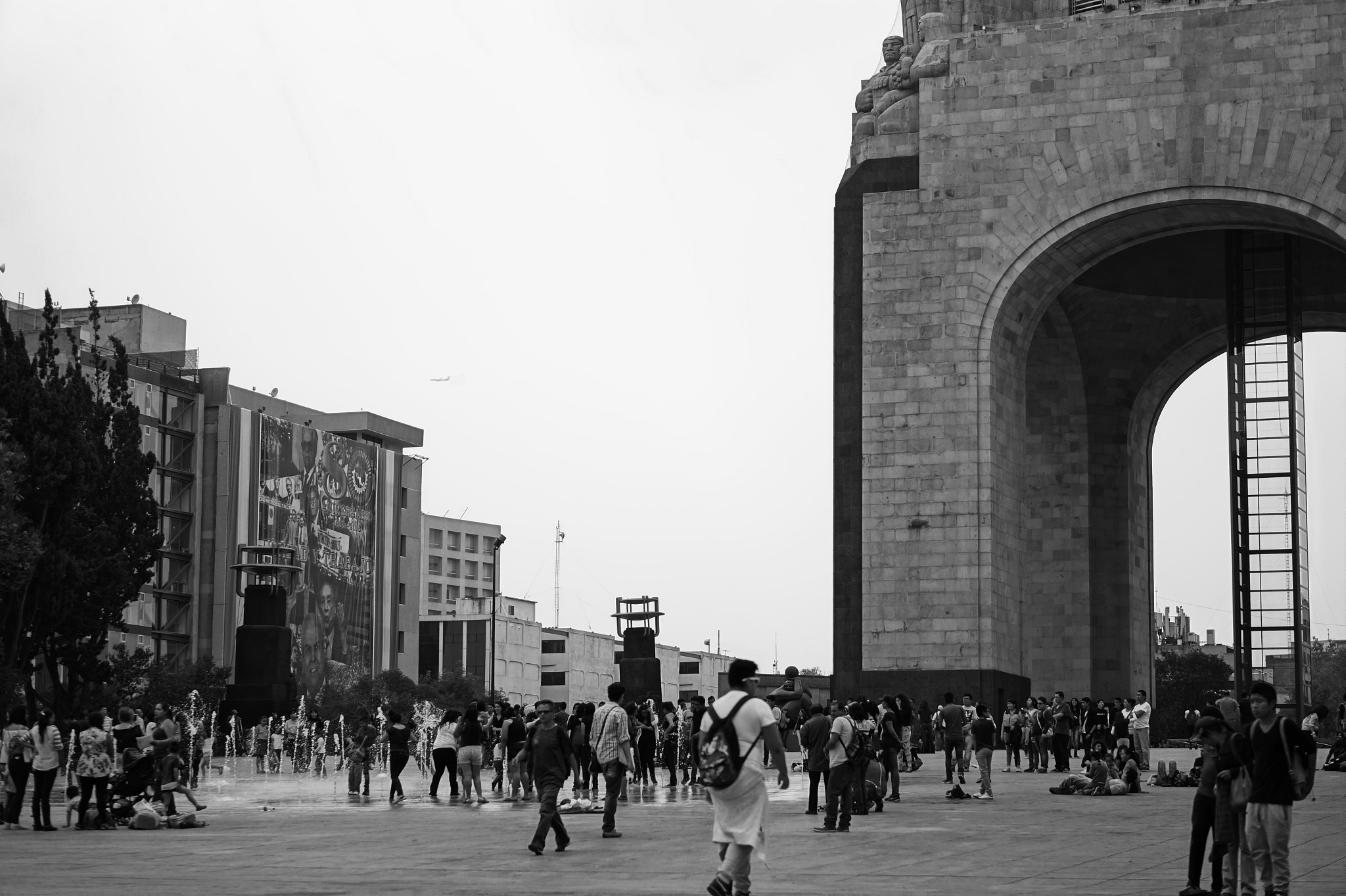 Sony E 50mm F1.8 OSS sample photo. Viernes en el monumento a la revolución mexicana photography