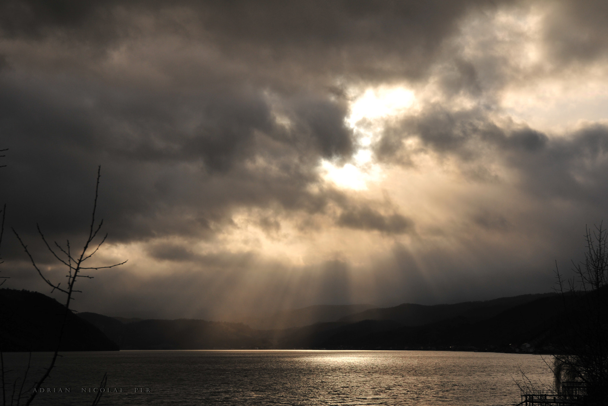Nikon AF-S Nikkor 16-35mm F4G ED VR sample photo. Lights blasting on danube photography