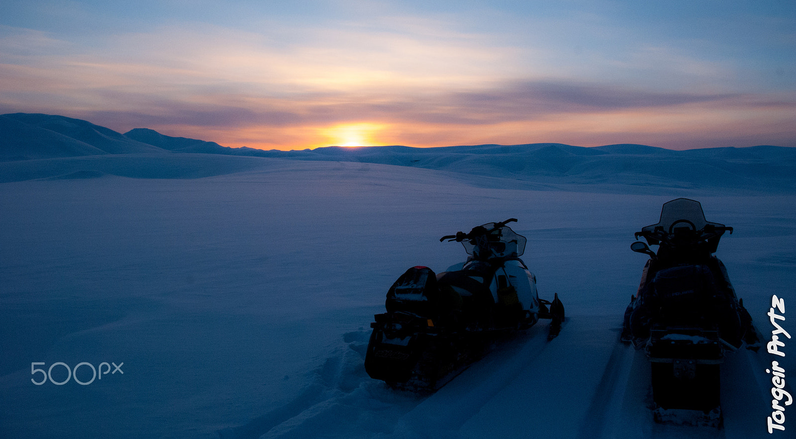 Nikon D80 + Sigma 18-200mm F3.5-6.3 DC sample photo. I million miles to go photography