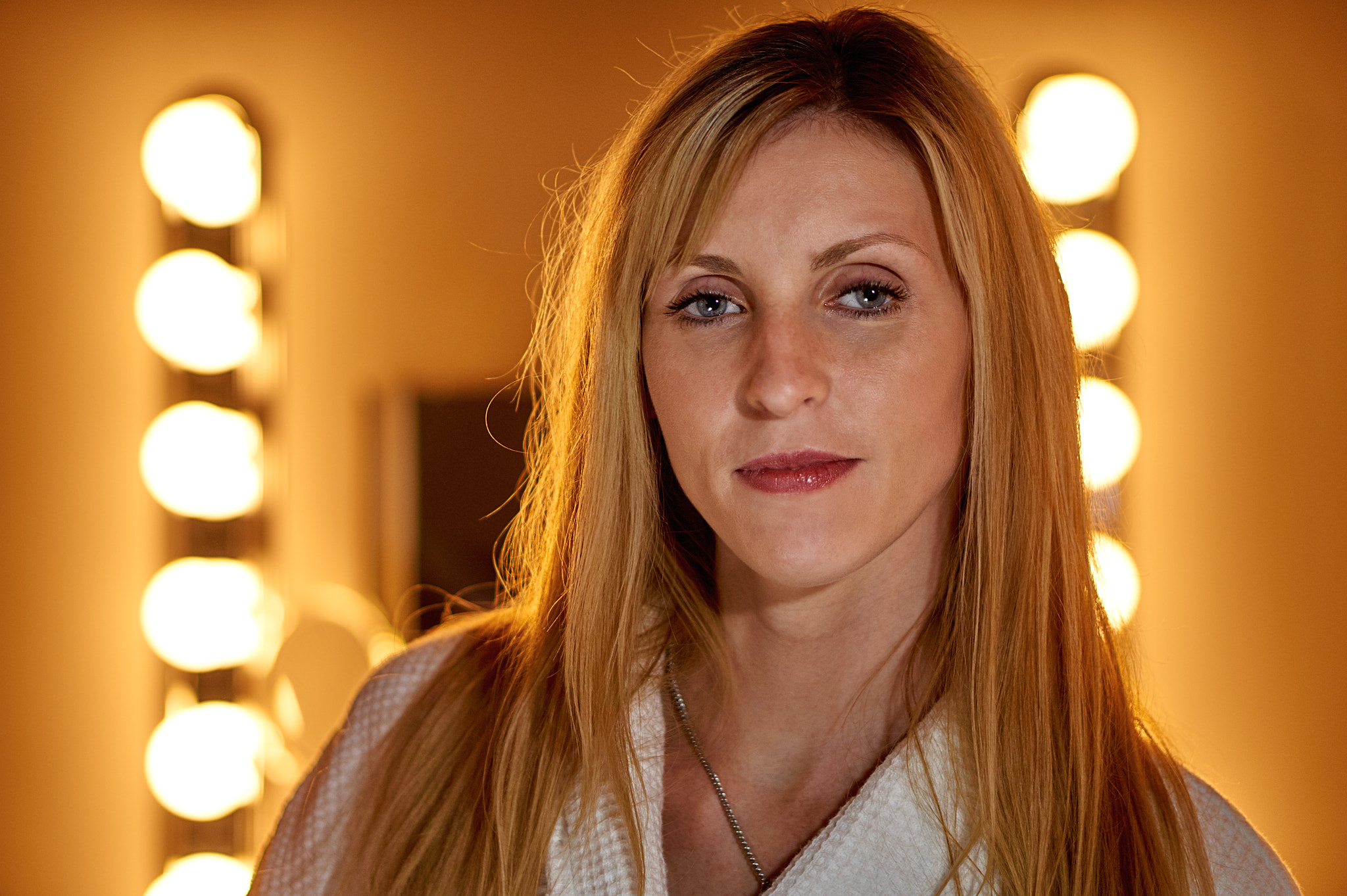 Sony Alpha a3000 sample photo. Dressing room photography