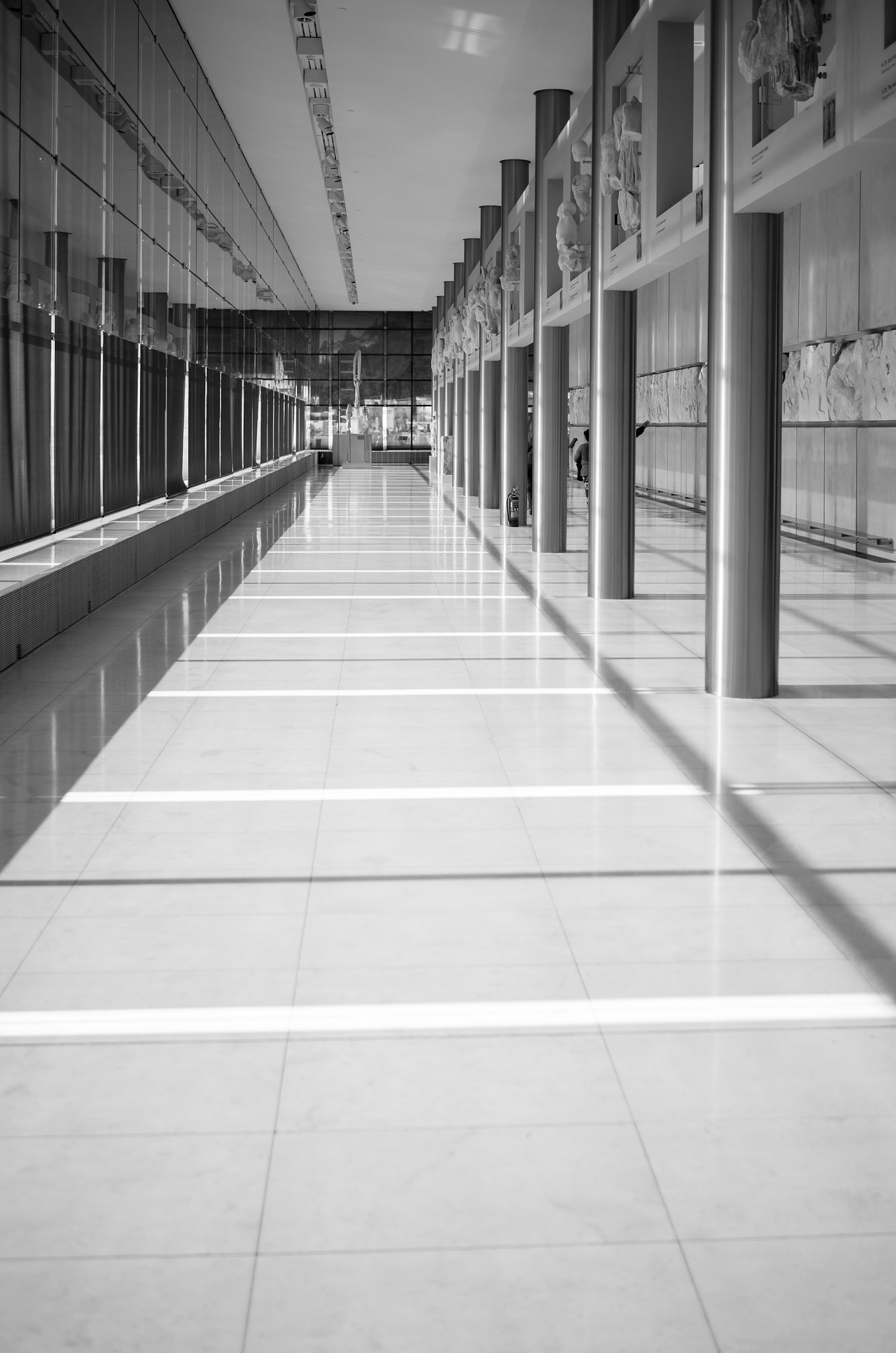 Summicron T 1:2 23 ASPH. sample photo. Athens museum photography