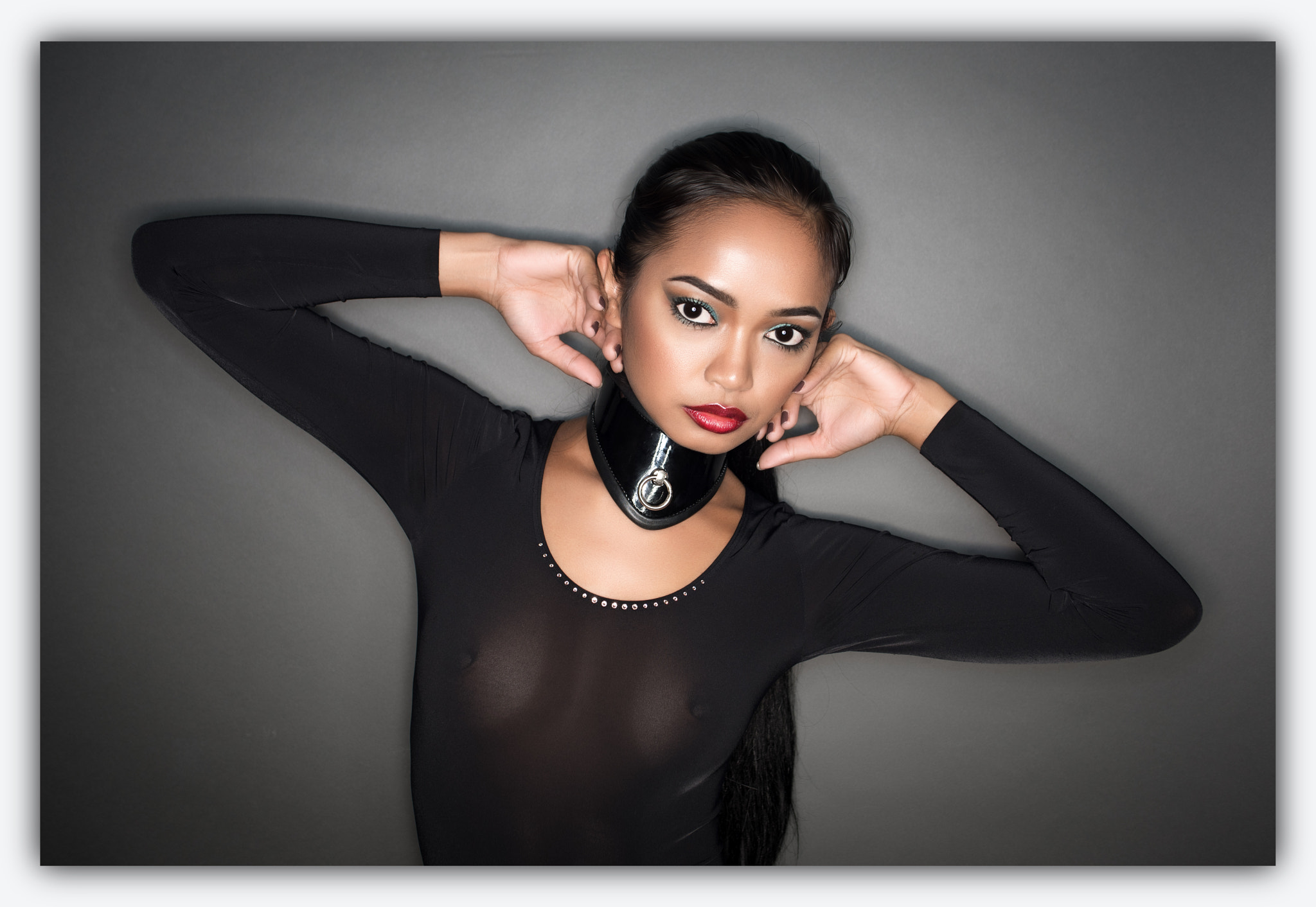 Nikon D750 + AF Zoom-Nikkor 35-70mm f/2.8D sample photo. Tuti in black on grey photography