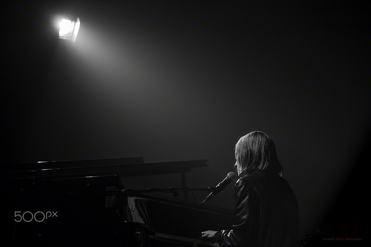 Minolta AF 80-200mm F2.8 HS-APO G sample photo. Marketa irglova in concert at the workshop theatre in bregenz photography