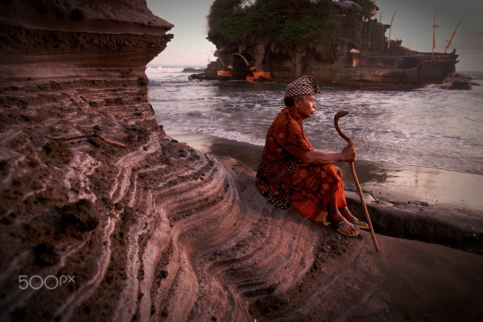 Sony ILCA-77M2 sample photo. The king of tanah lot photography