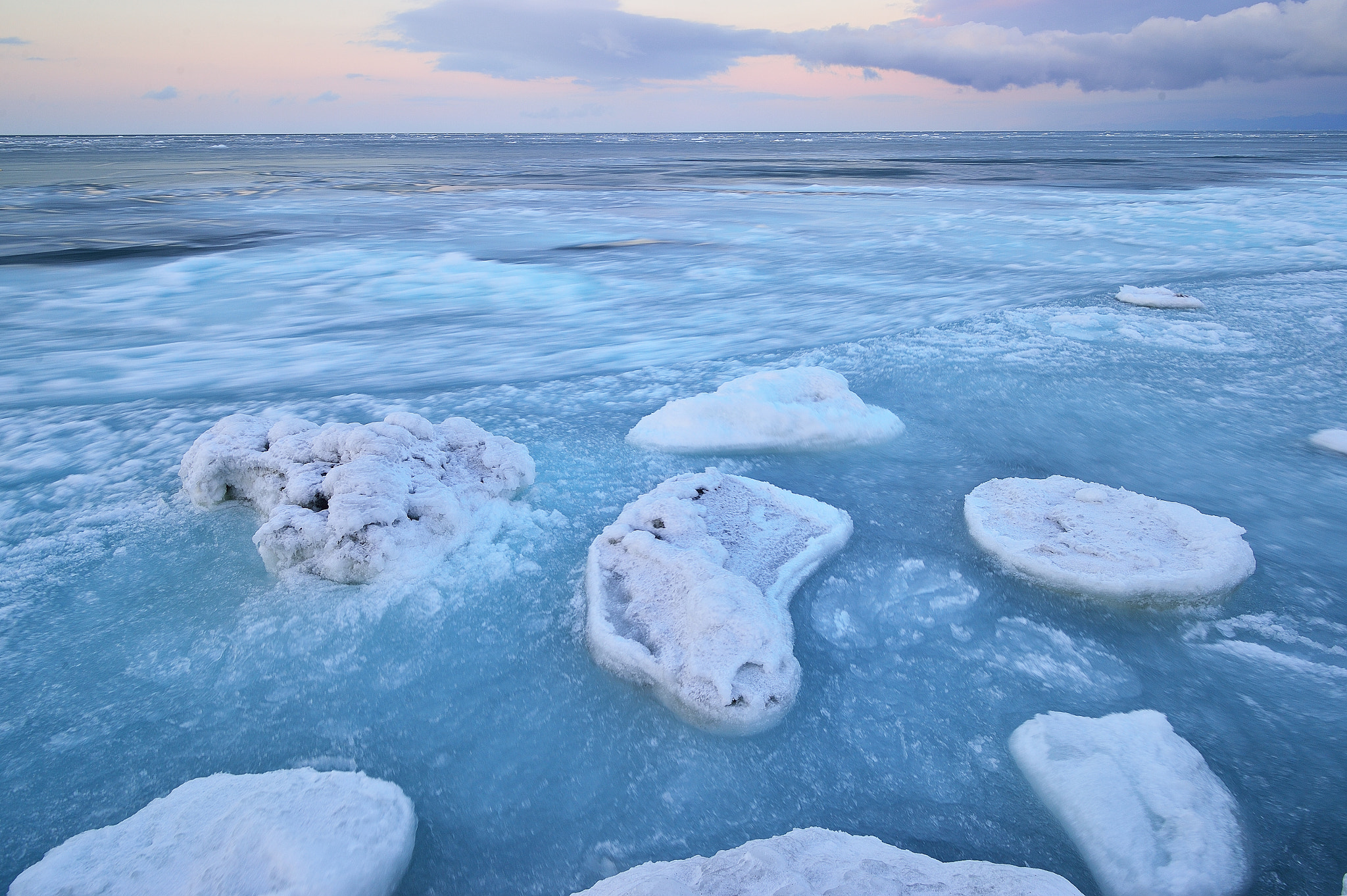 Nikon Df + Nikon AF-S Nikkor 20mm F1.8G ED sample photo. Sea freezes photography