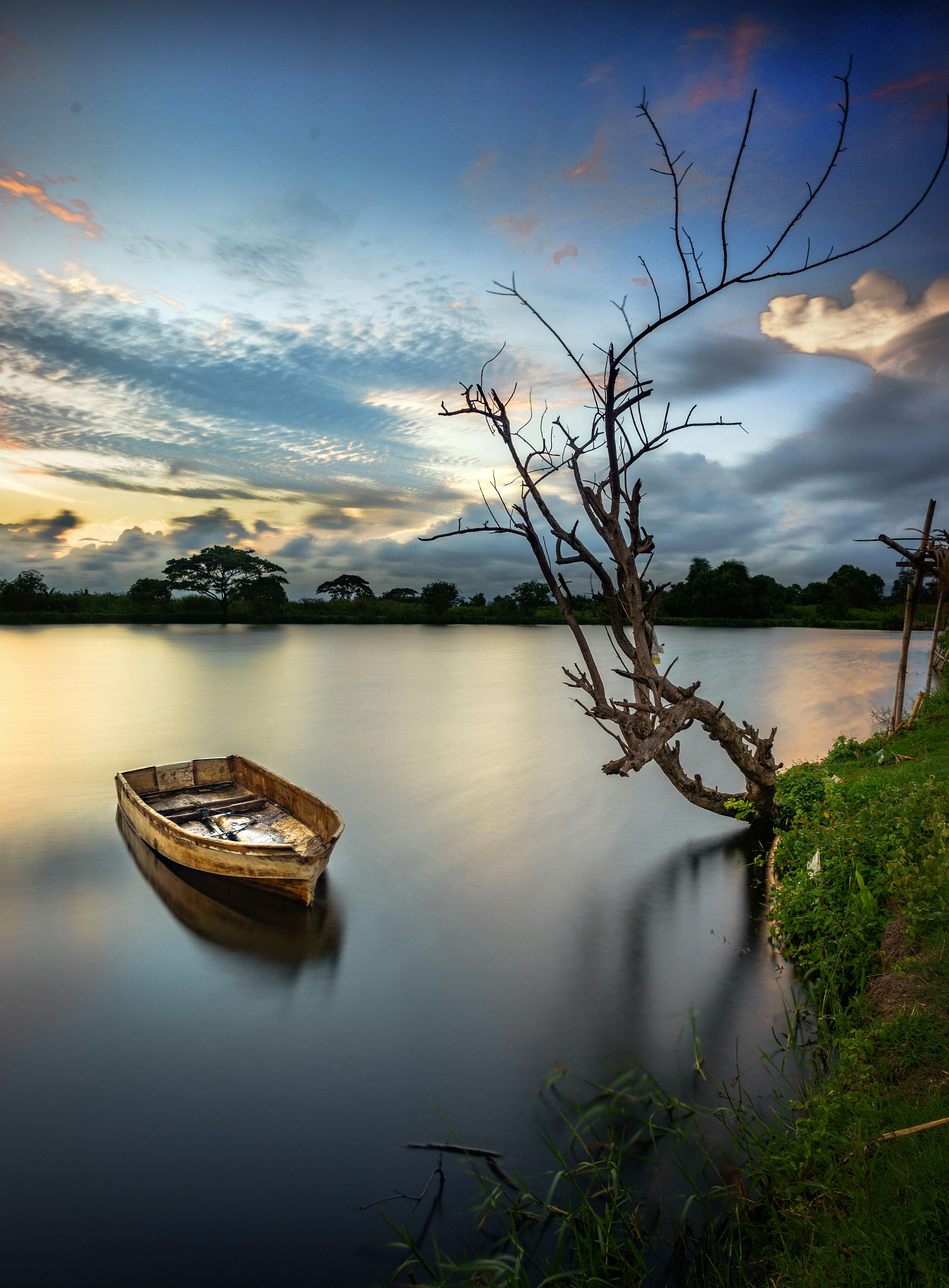 Sony a7 + Canon EF 17-40mm F4L USM sample photo. Legendary boat photography