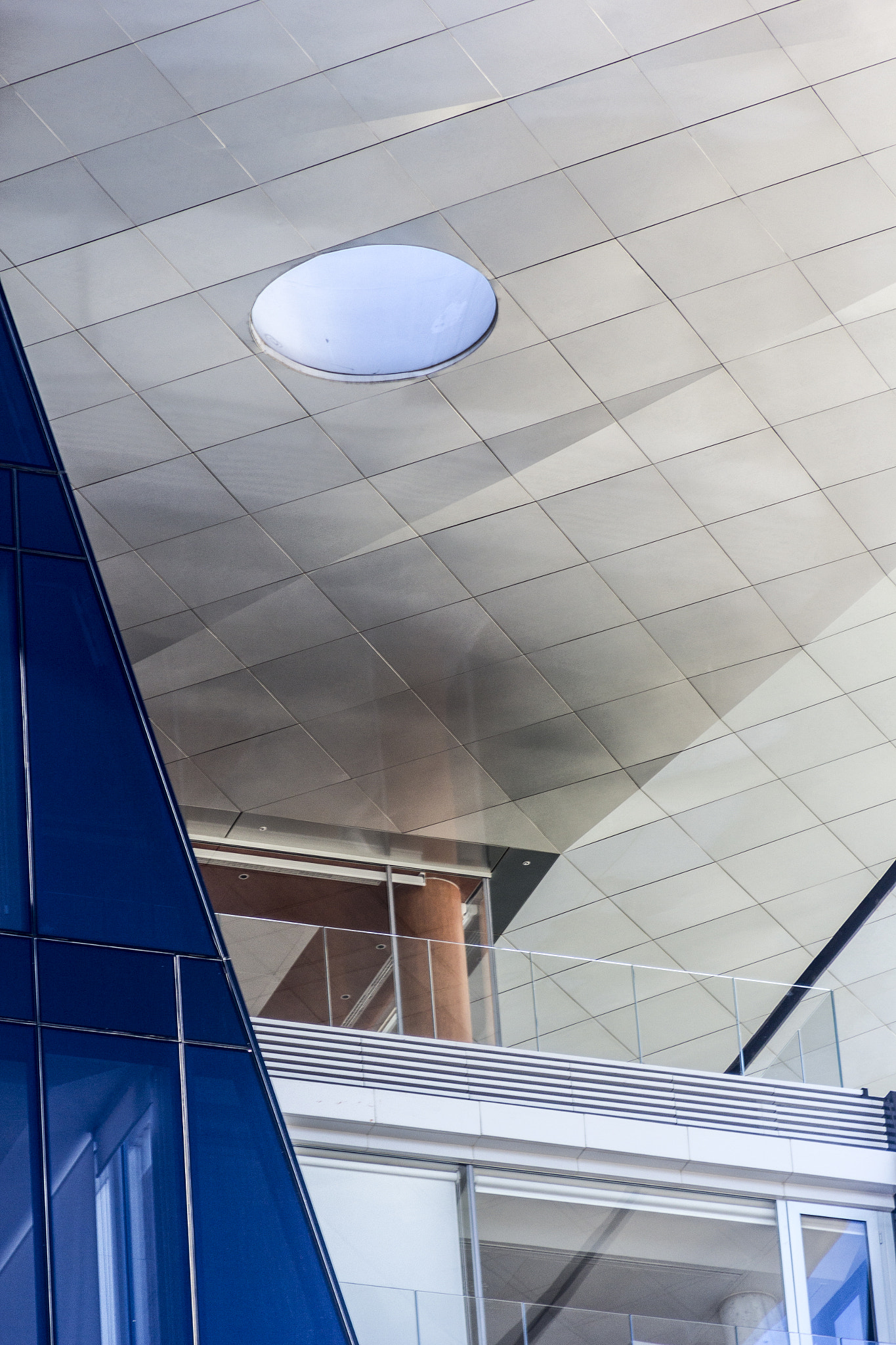 Canon EF 28-135mm F3.5-5.6 IS USM sample photo. Arquitectura photography
