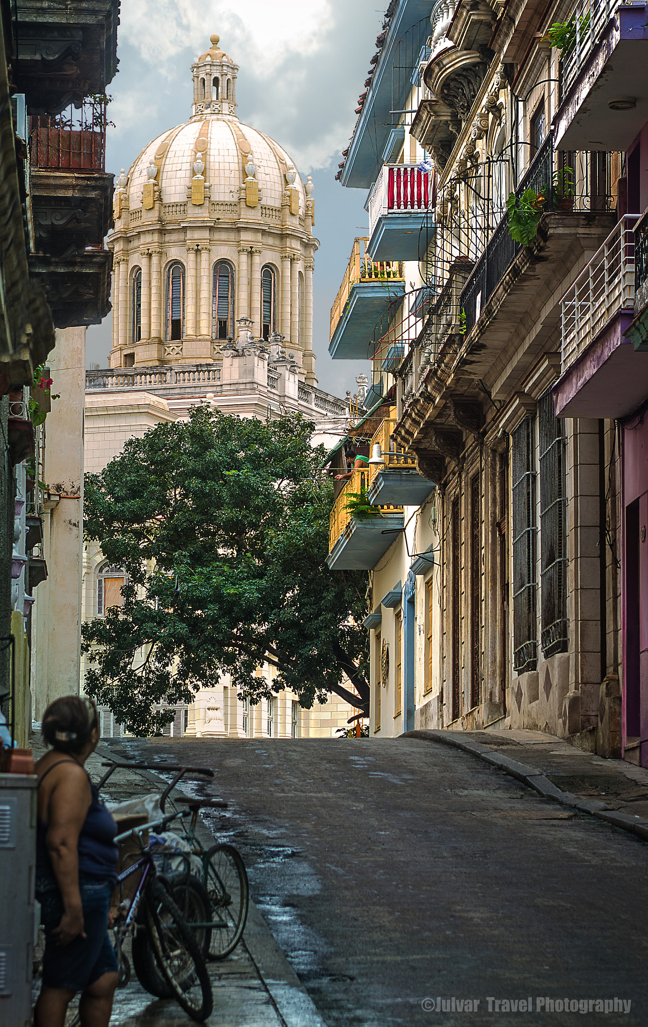 Nikon D7000 + AF Zoom-Nikkor 35-70mm f/2.8D sample photo. In havana photography