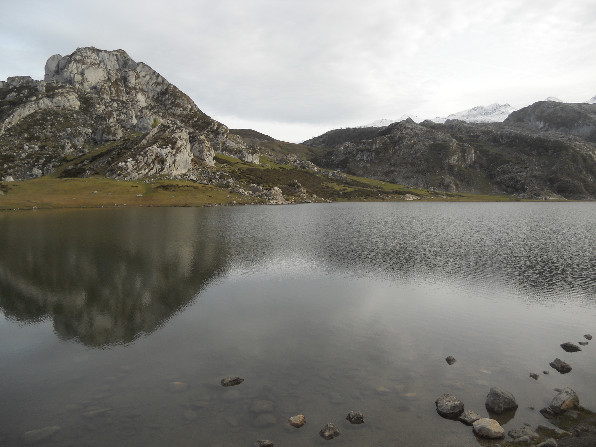 Nikon Coolpix S4000 sample photo. Lagos de covadonga photography