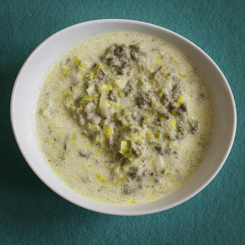 Sigma 30mm F1.4 EX DC HSM sample photo. Käse-lauch-suppe mit hackfleisch photography