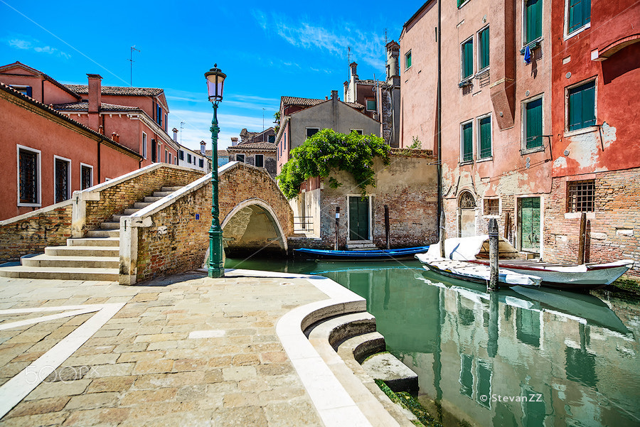 Nikon D800E + ZEISS Distagon T* 21mm F2.8 sample photo. Venice cityscape, water canal and bridge. italy photography