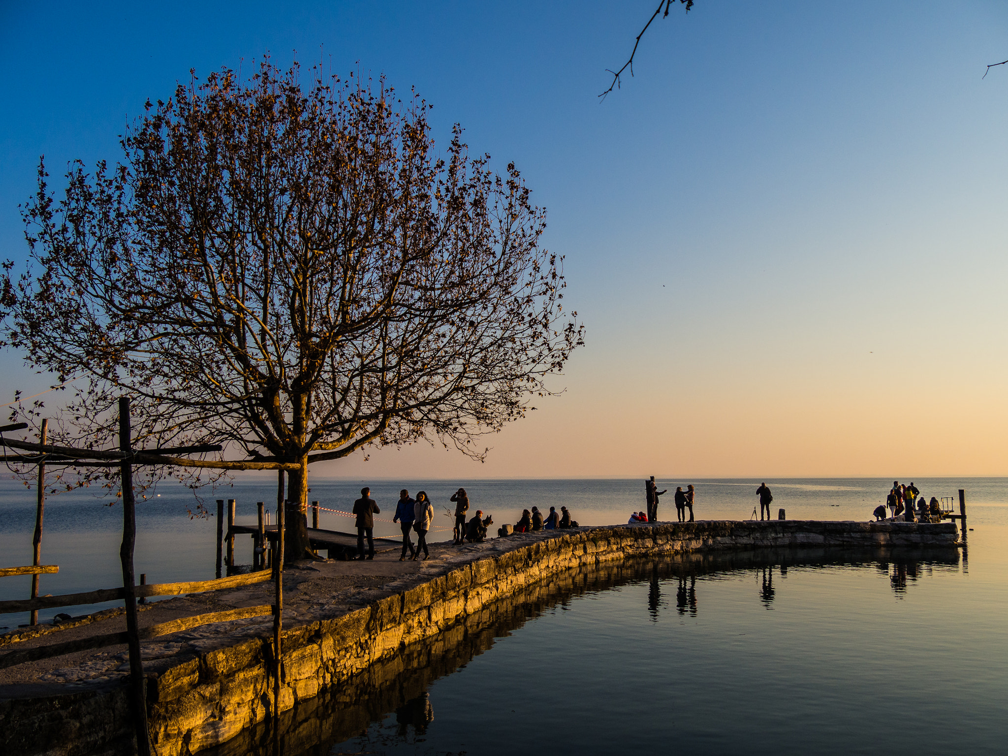 Olympus OM-D E-M10 sample photo. Garda's lake sunset photography