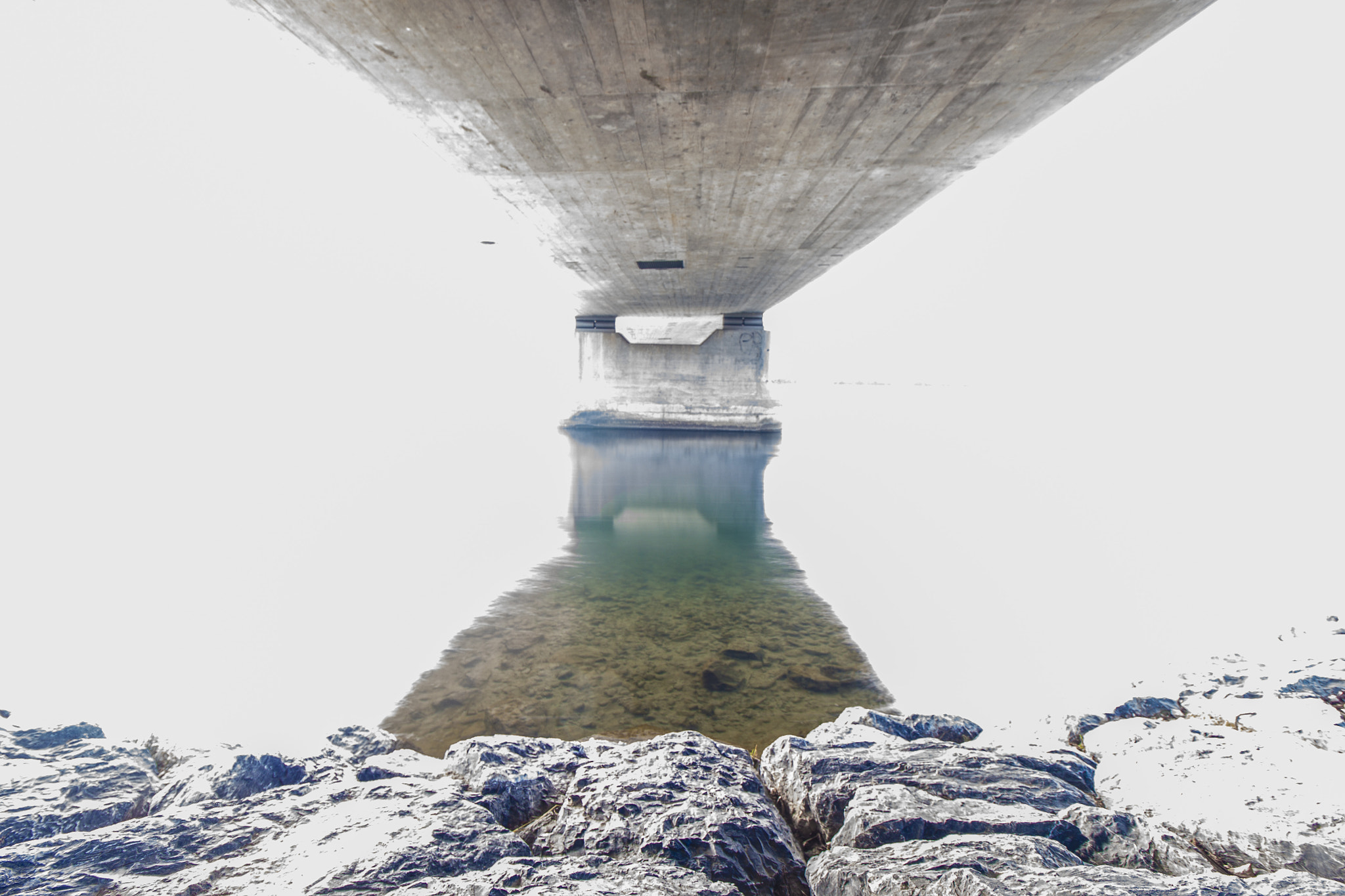 Canon EF-S 10-18mm F4.5–5.6 IS STM sample photo. Bridge to the light photography
