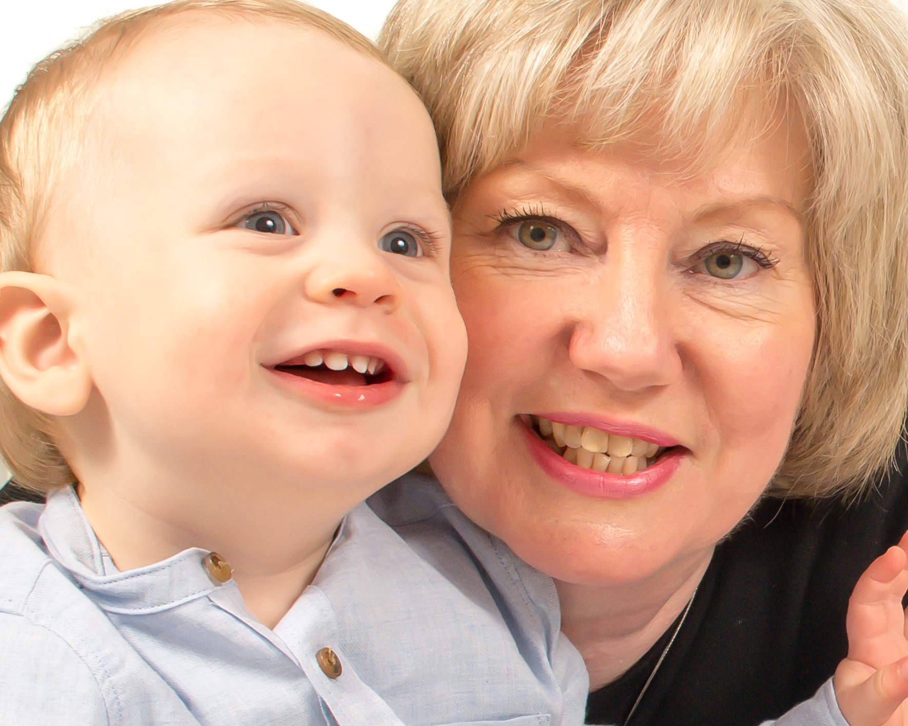 Nikon D7200 + Sigma 24-70mm F2.8 EX DG Macro sample photo. Some lovely grandparents &amp; grandchildren photography