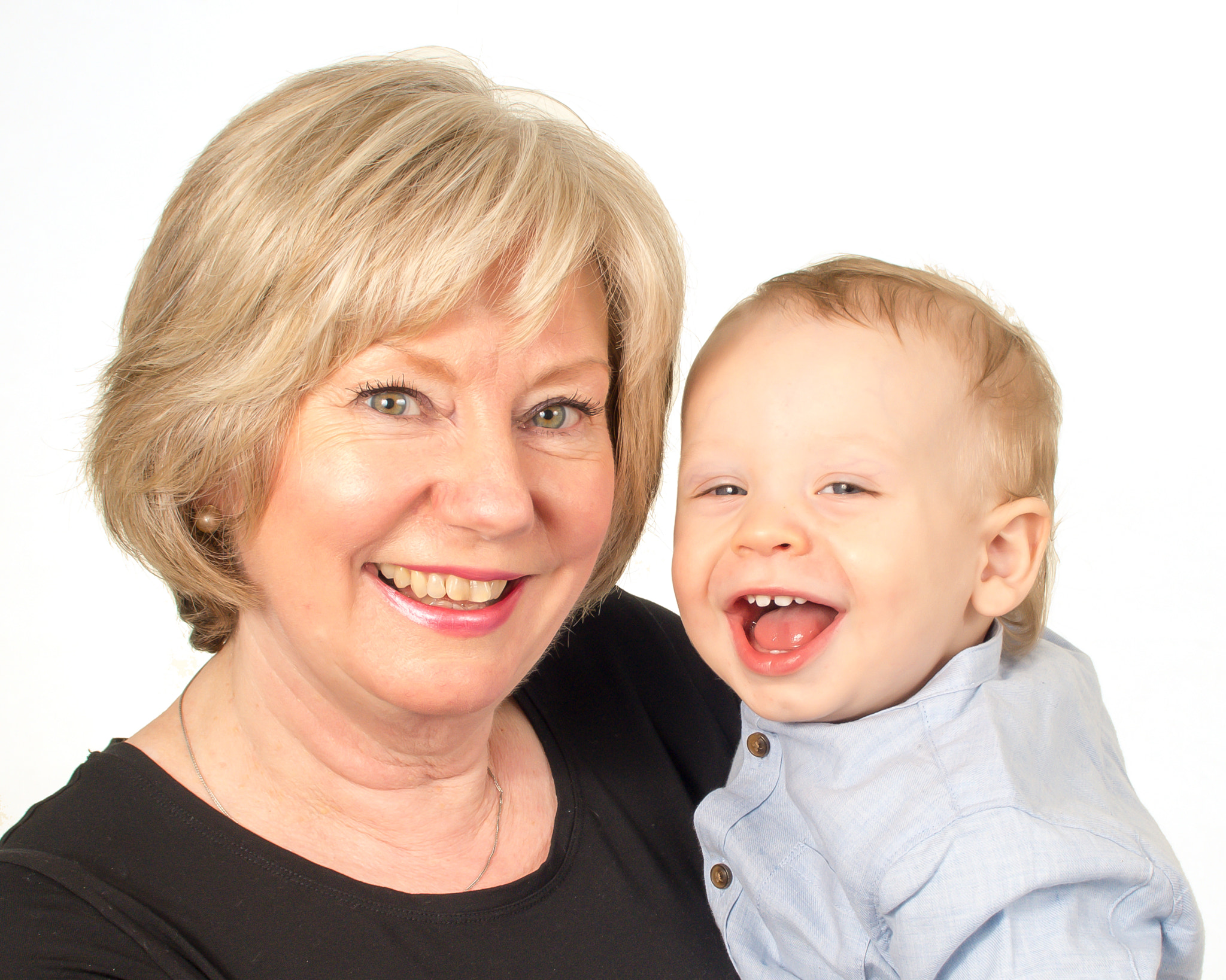 Nikon D7200 + Sigma 24-70mm F2.8 EX DG Macro sample photo. Some lovely grandparents &amp; grandchildren photography