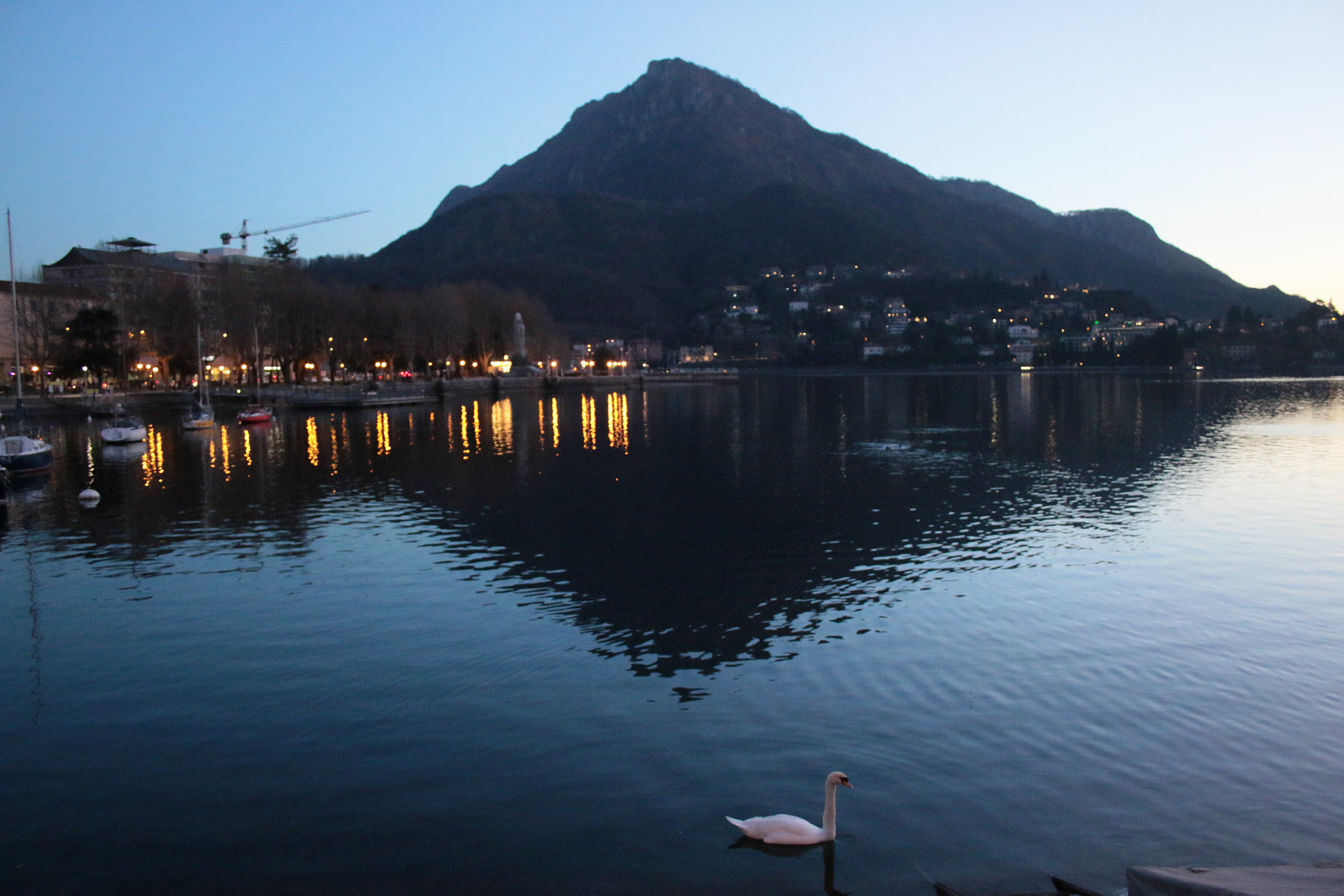 Canon EF-S 18-55mm F3.5-5.6 sample photo. Lecco italia  photography