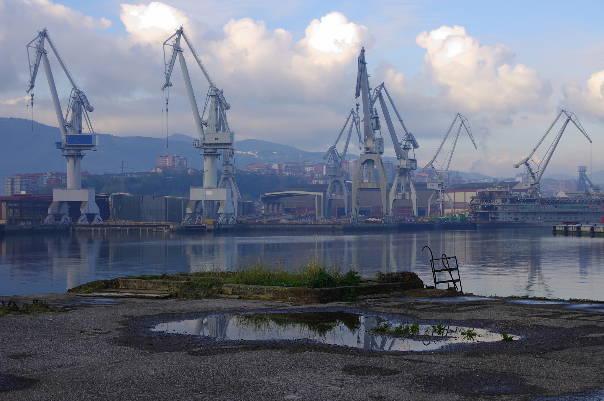 Pentax K-r sample photo. Bilbao river photography