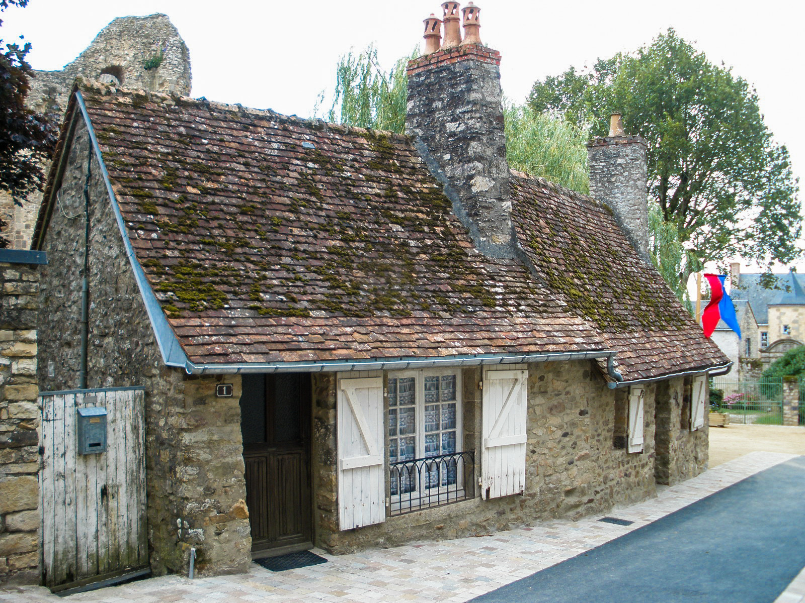 Olympus FE340,X855,C560 sample photo. Cottage in normandy photography