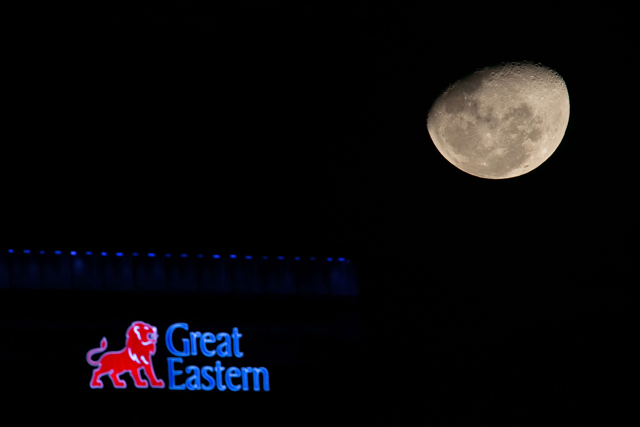 Nikon AF-S Nikkor 400mm F2.8G ED VR II sample photo. Roar. i want to eat the moon! photography