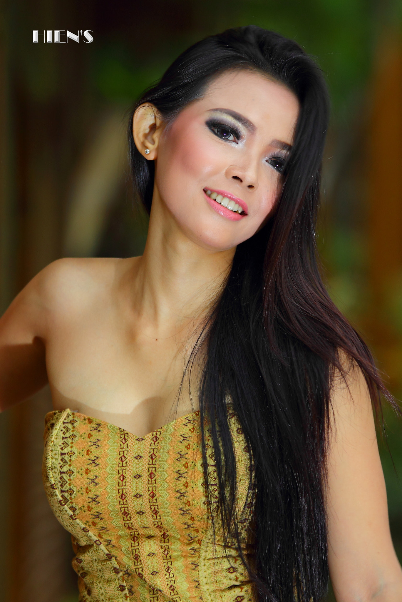 Sigma 70-200mm F2.8 EX DG OS HSM sample photo. Smile photography