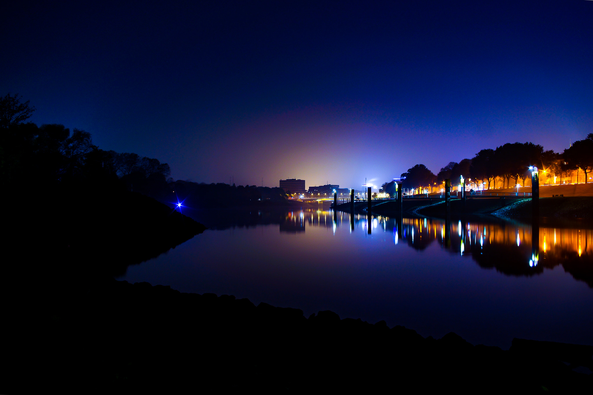 Sony SLT-A58 + 35-70mm F4 sample photo. Blue night photography