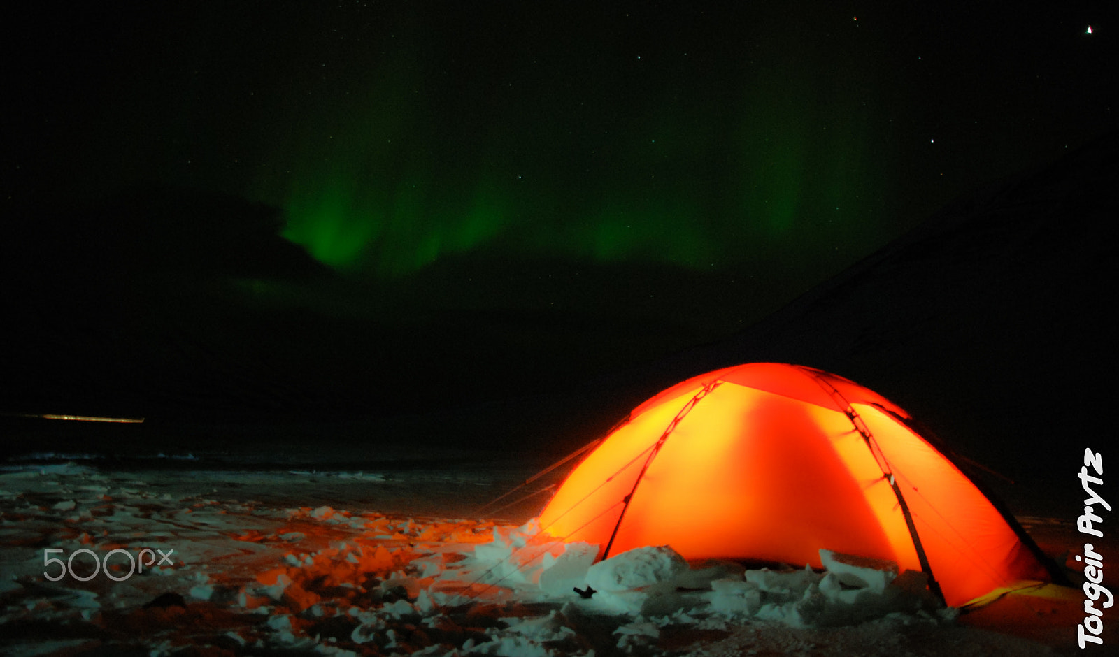 Nikon D80 + Sigma 18-200mm F3.5-6.3 DC sample photo. Under the arctic sky photography
