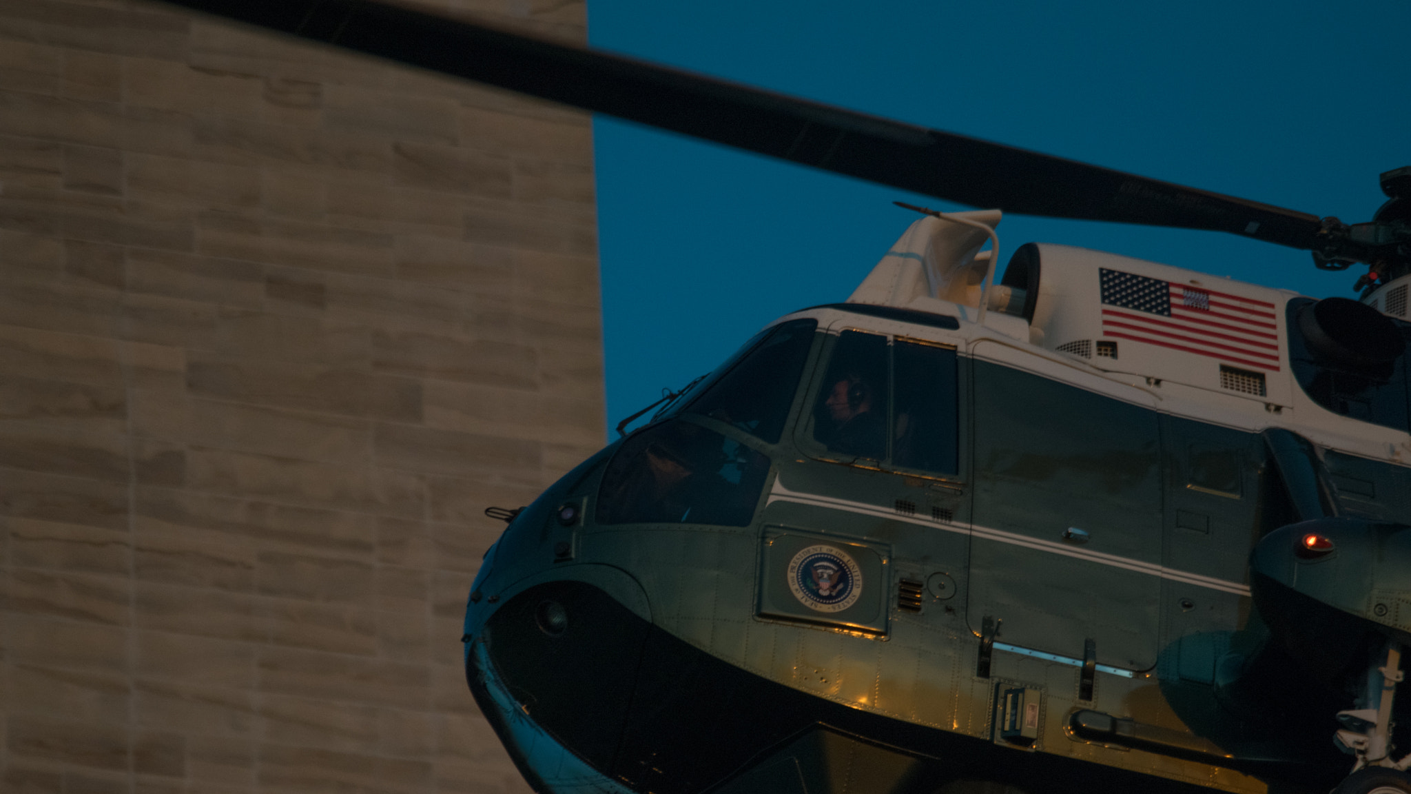 Sigma 150-500mm F5-6.3 DG OS HSM sample photo. Marine one at sunset photography