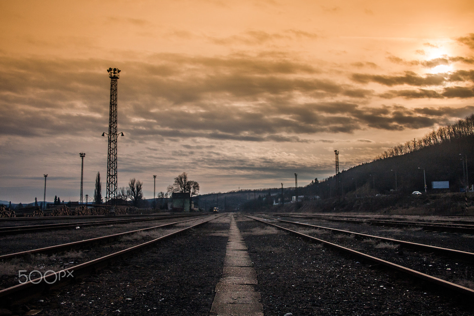 Canon EF-S 18-55mm F3.5-5.6 sample photo. Sun goes down... photography