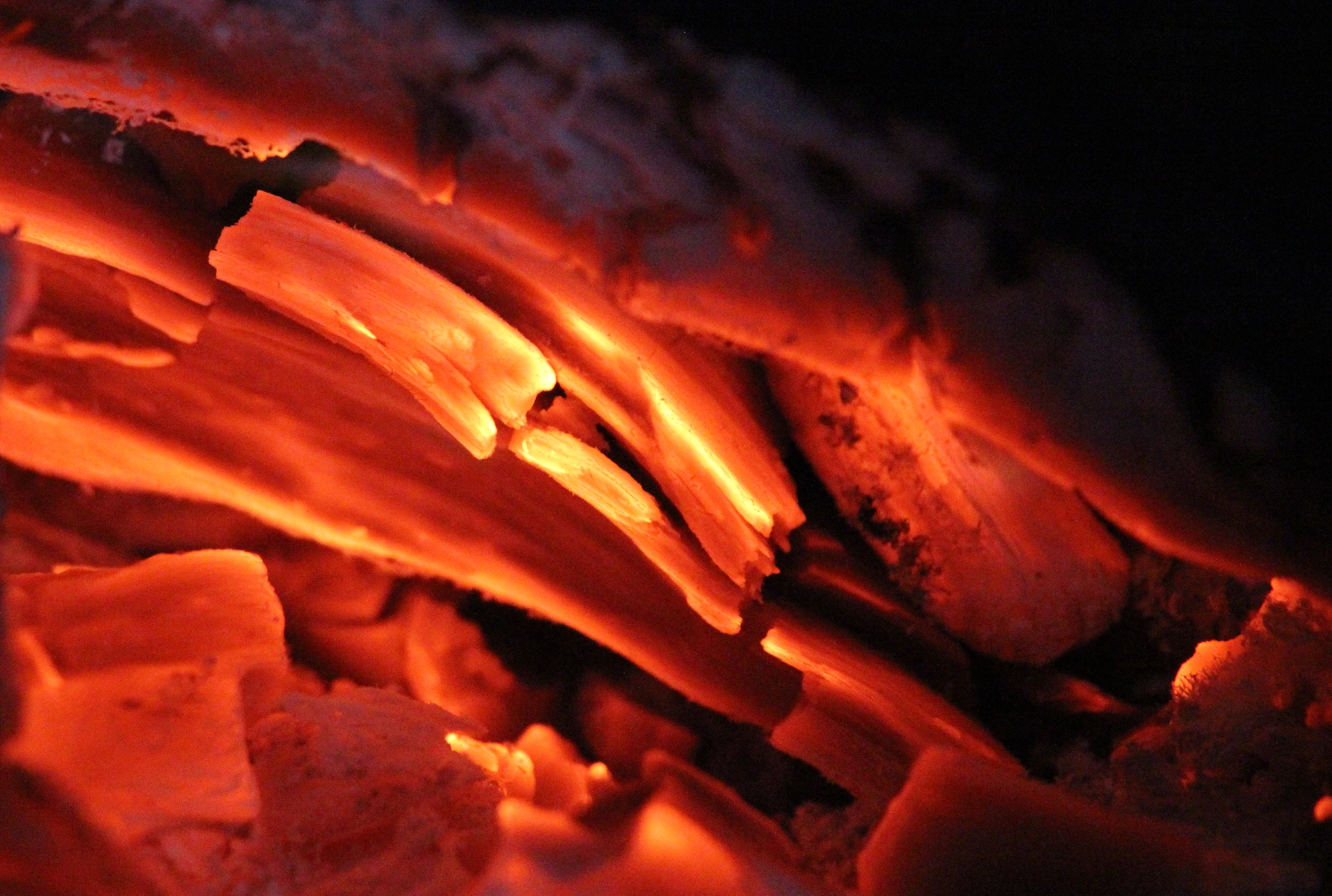 Canon EF-S 55-250mm F4-5.6 IS STM sample photo. Fire glowing photography
