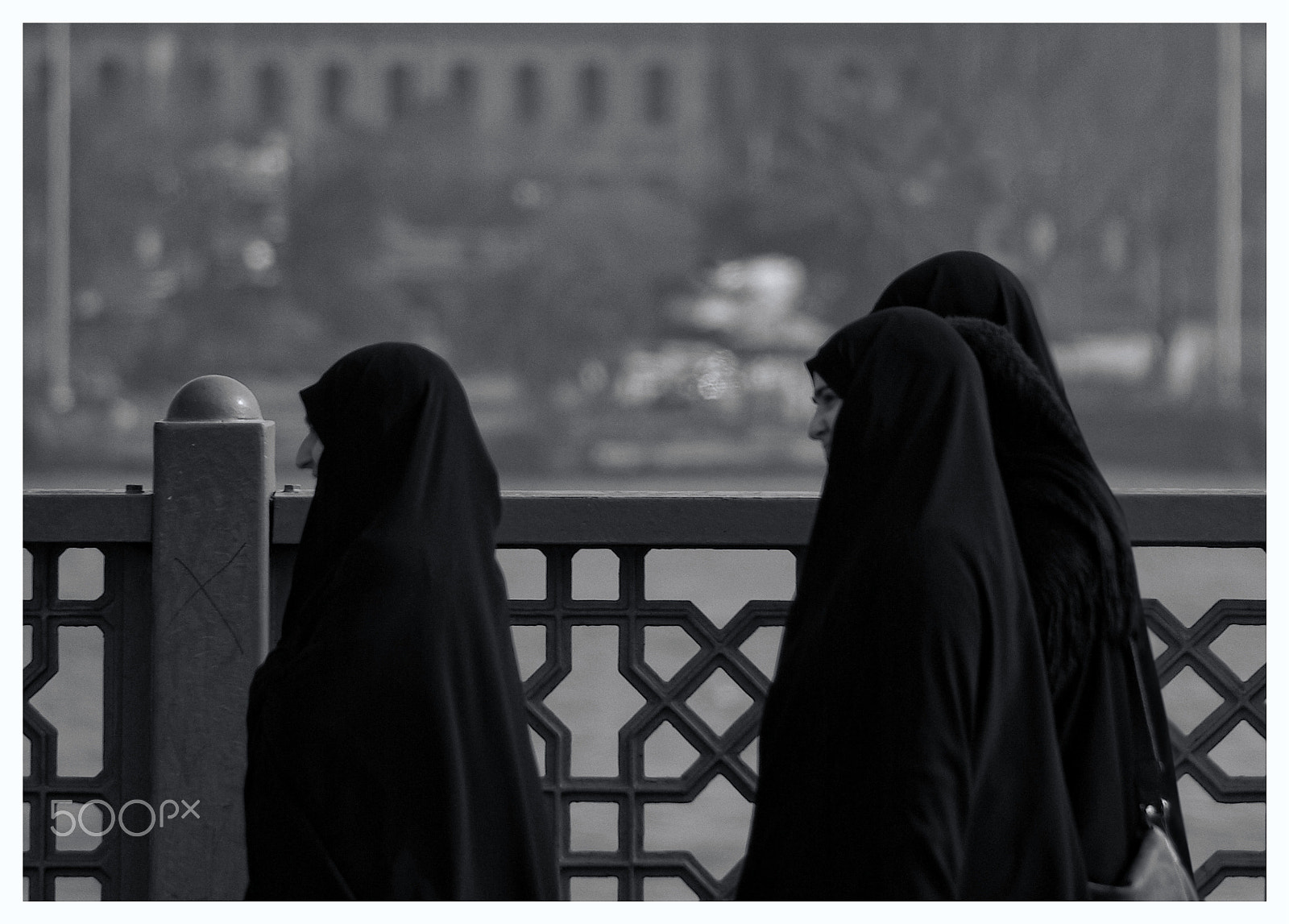 Pentax K10D sample photo. Galata and women walking photography