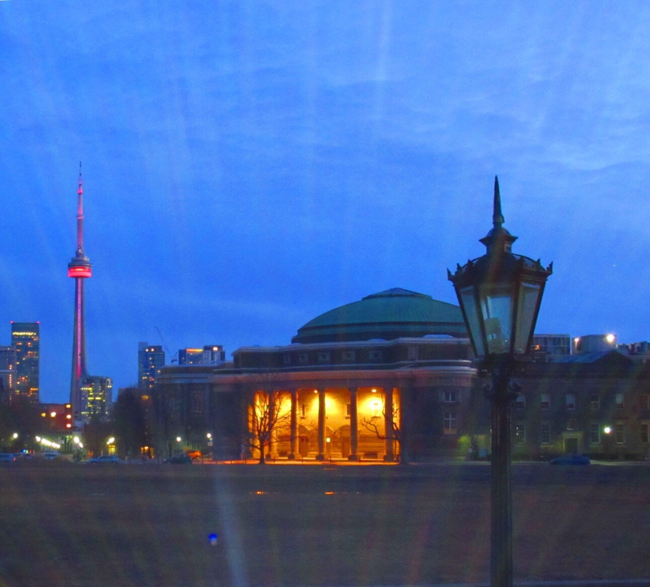 Canon PowerShot ELPH 340 HS (IXUS 265 HS / IXY 630) sample photo. The cn tower, toronto. photography