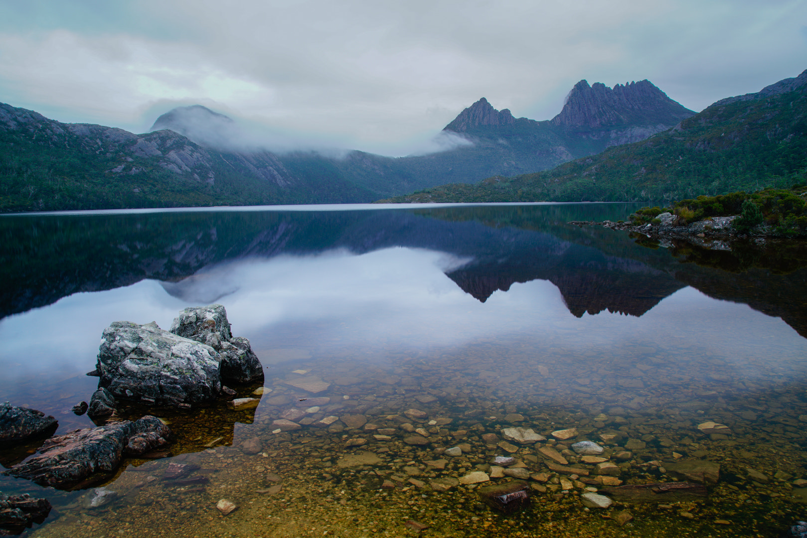 24-105mm F4 OSS sample photo. Dove lake photography