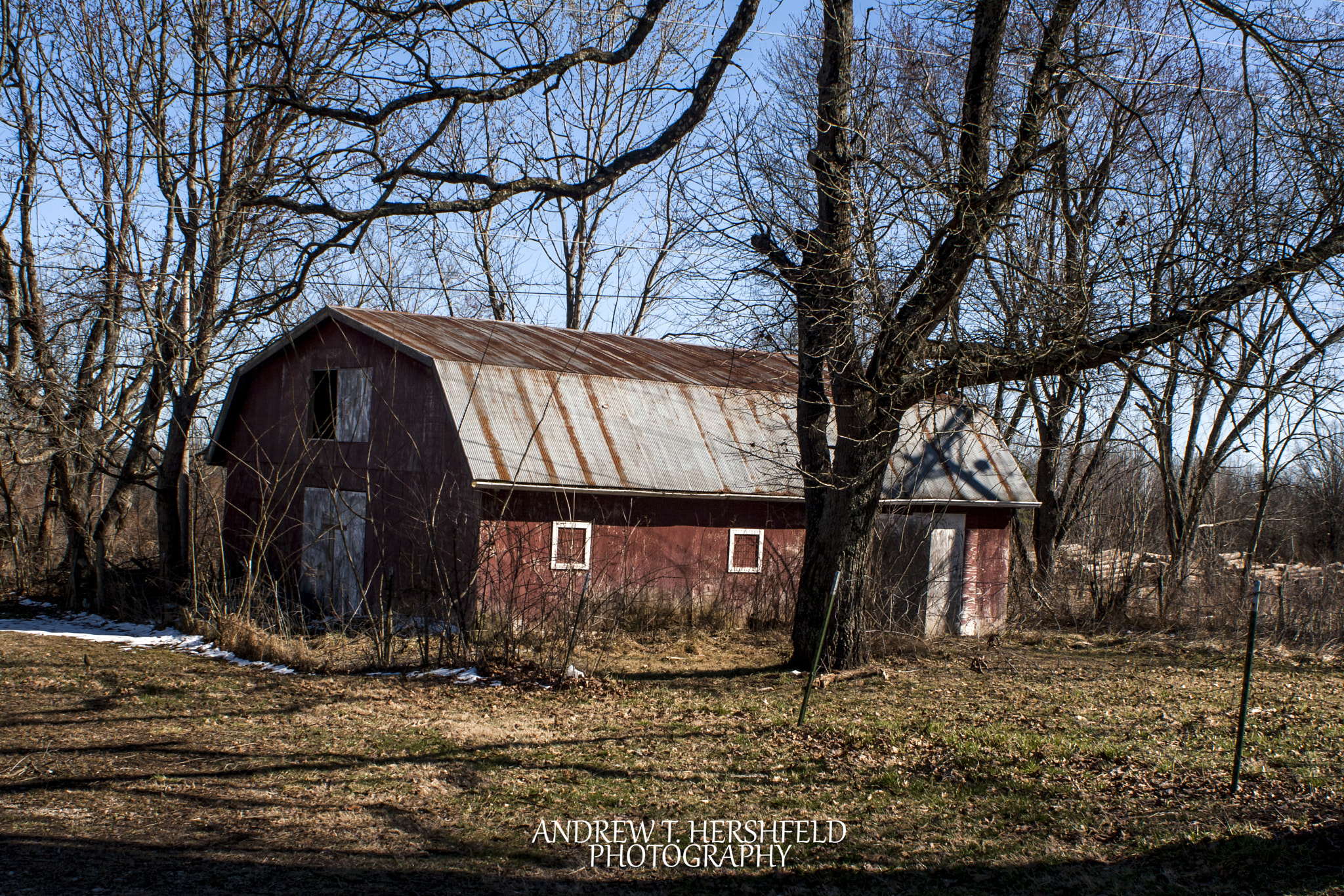 Canon EF 28-80mm f/3.5-5.6 sample photo. Old red barn photography