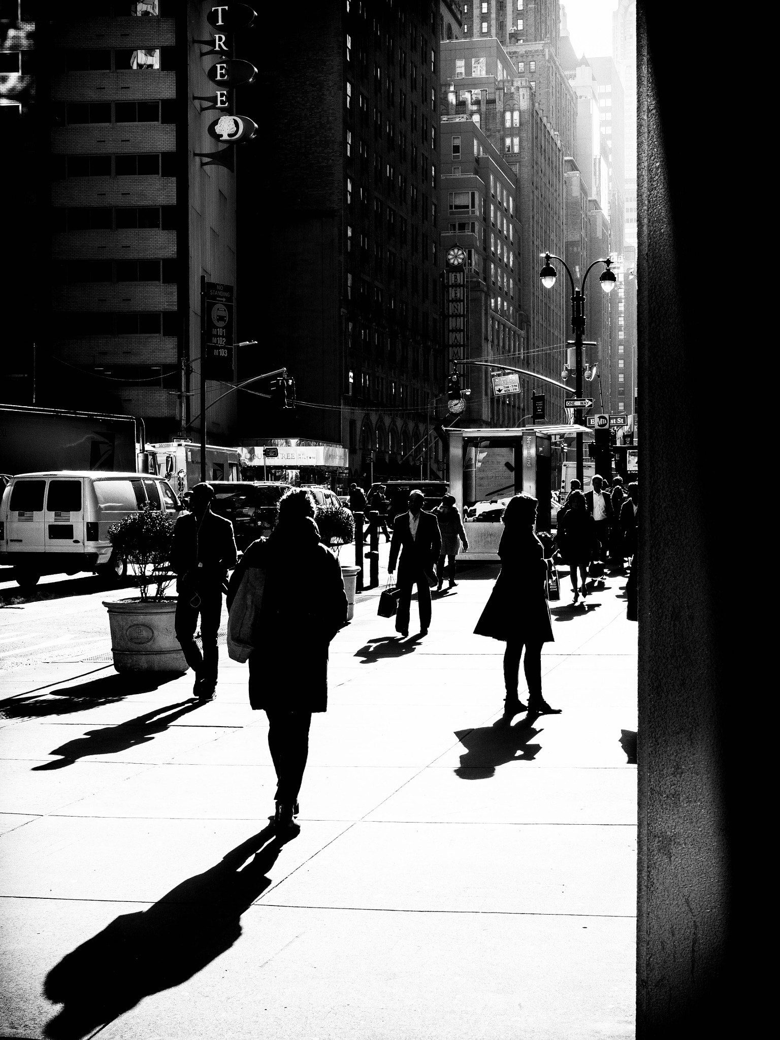 Olympus OM-D E-M5 + Olympus M.Zuiko Digital 25mm F1.8 sample photo. Shadow play photography