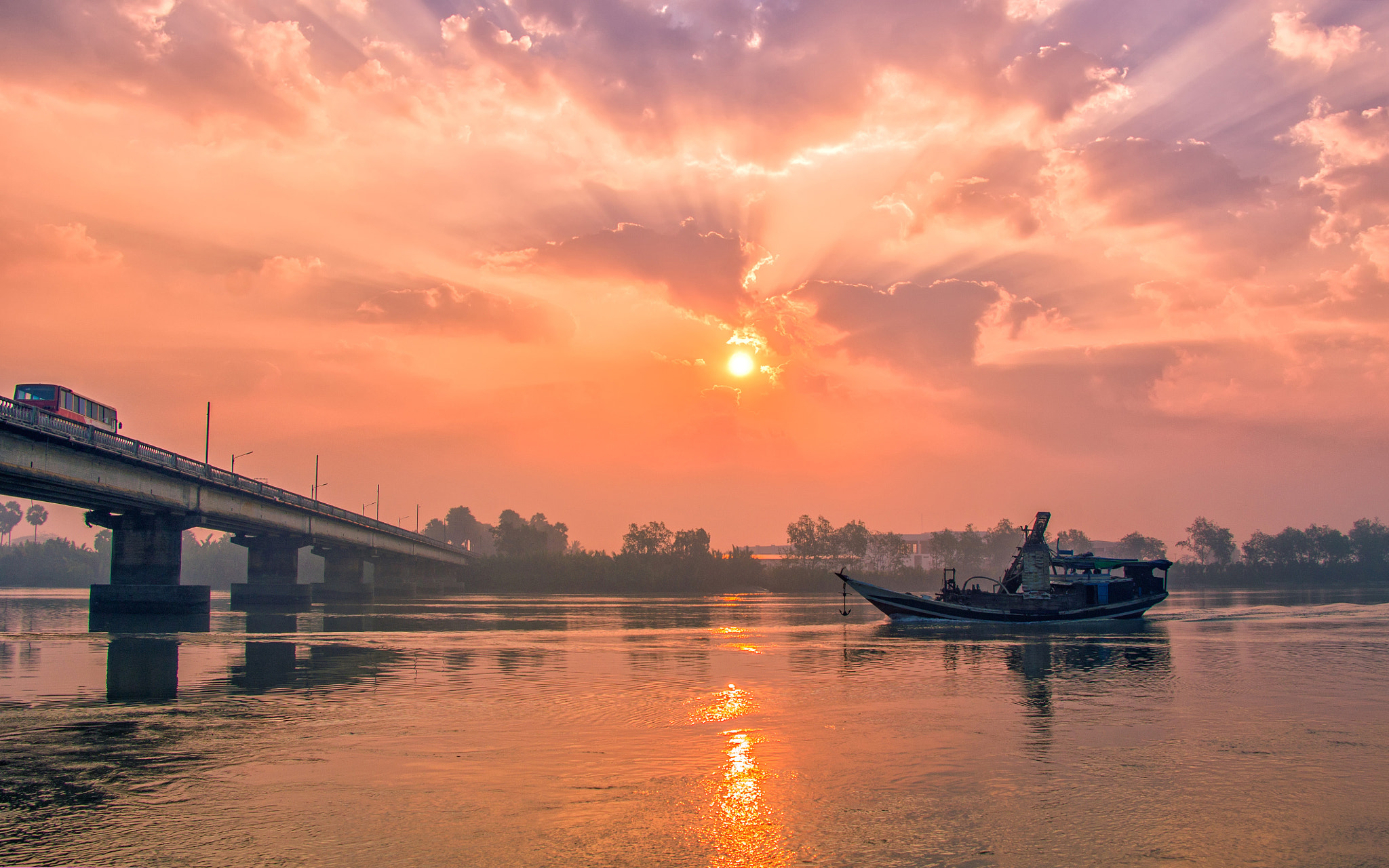 Canon EF-S 18-135mm F3.5-5.6 IS STM sample photo. Tevoy river sunrise photography