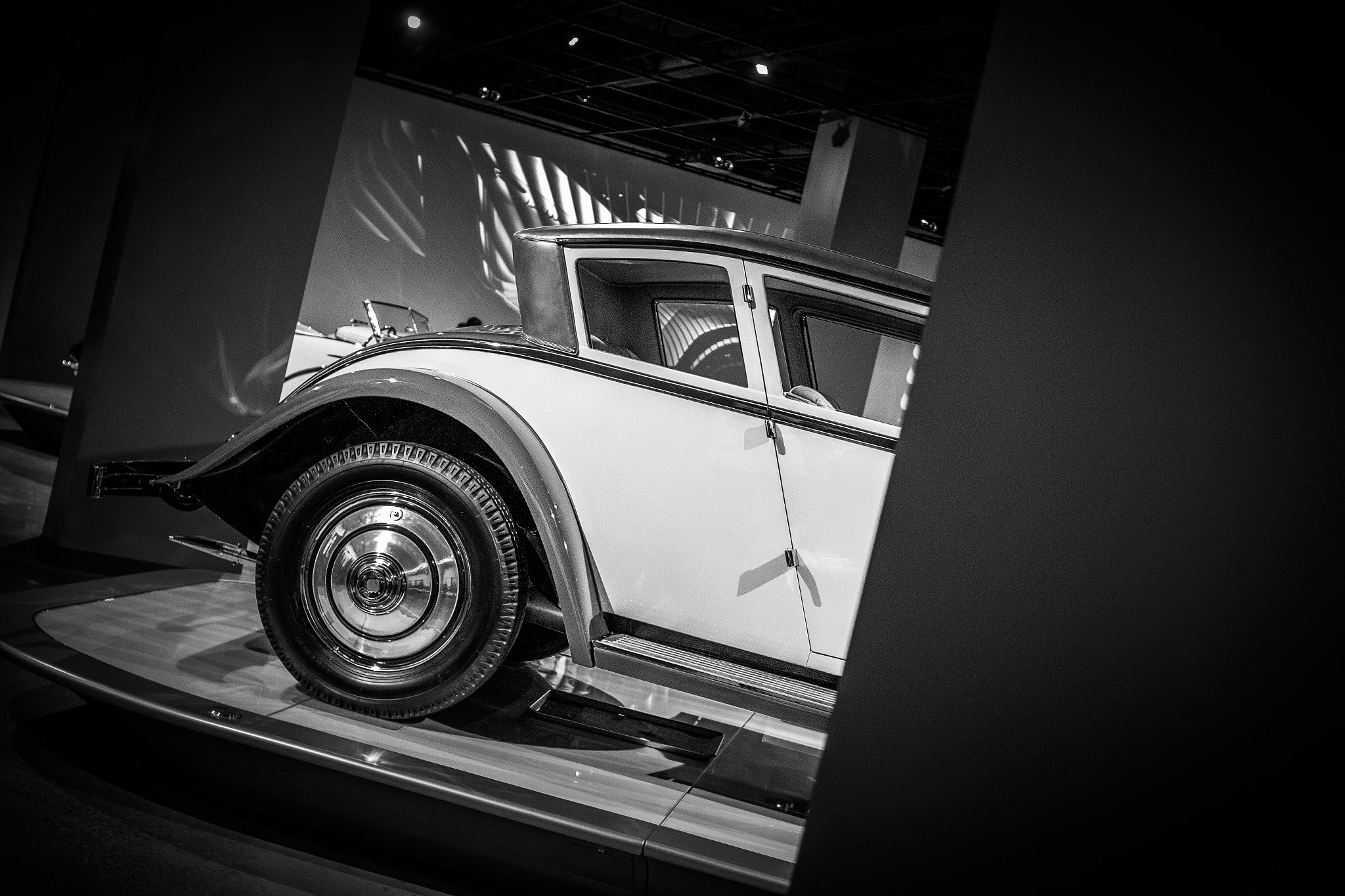 Canon EOS 70D + Canon EF 28mm F2.8 sample photo. Beautiful cars at the peterson museum photography