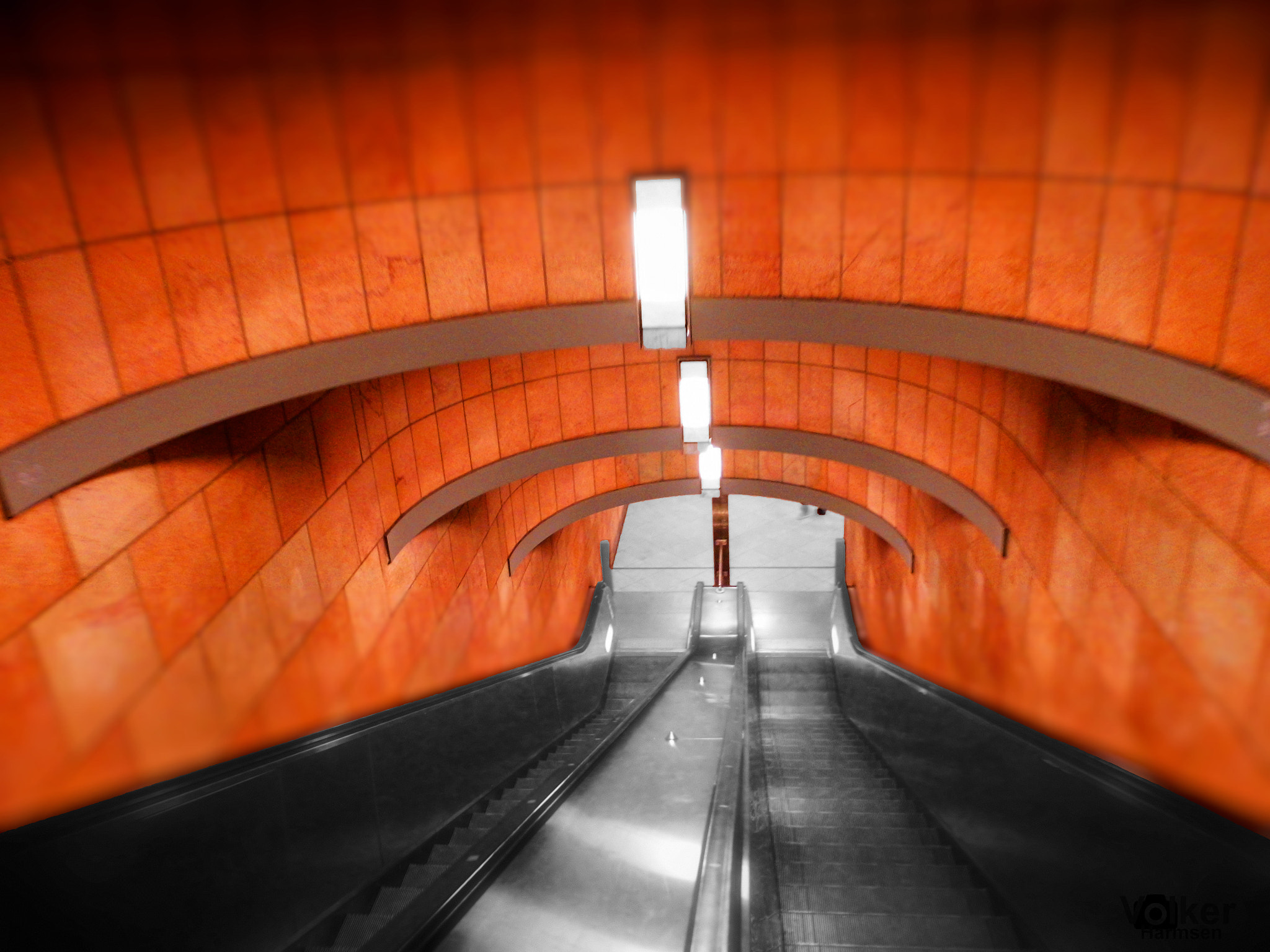 PENTACON luxmedia 16-Z21S sample photo. Stairway color photography