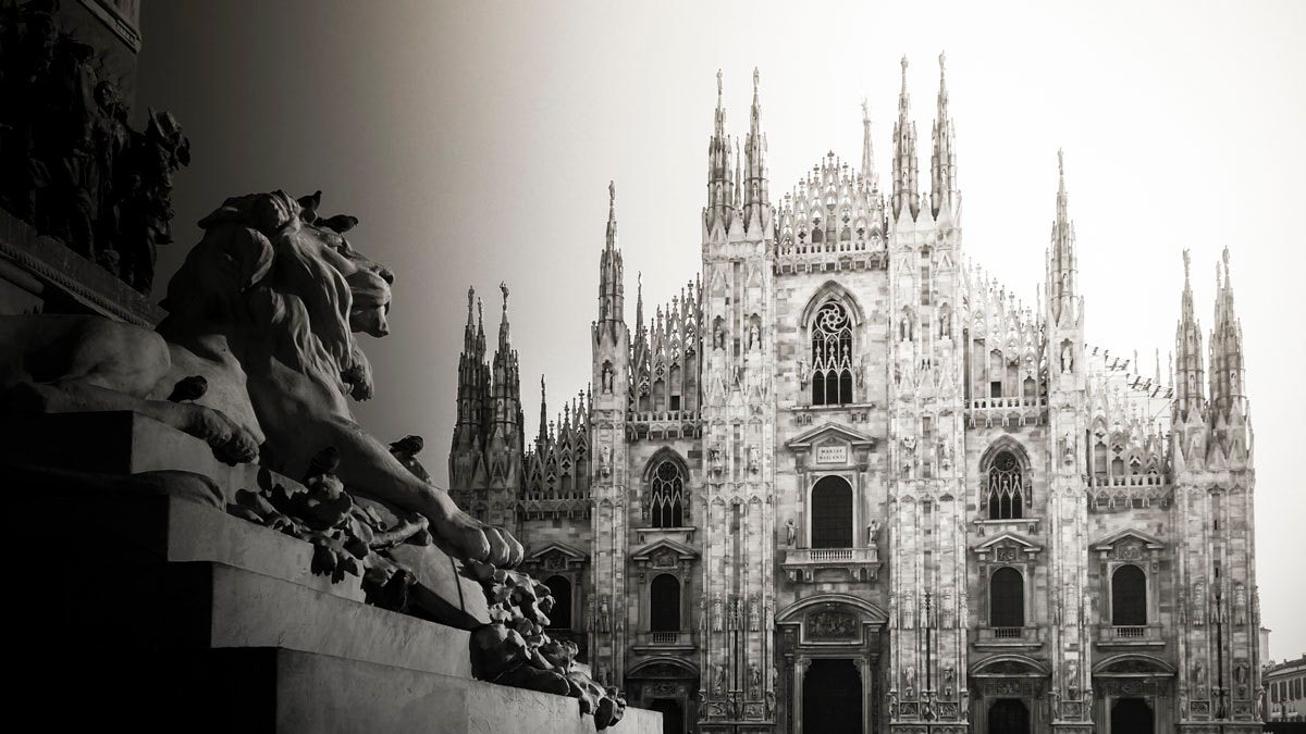 Panasonic Lumix G Vario 7-14mm F4 ASPH sample photo. One day in milan photography