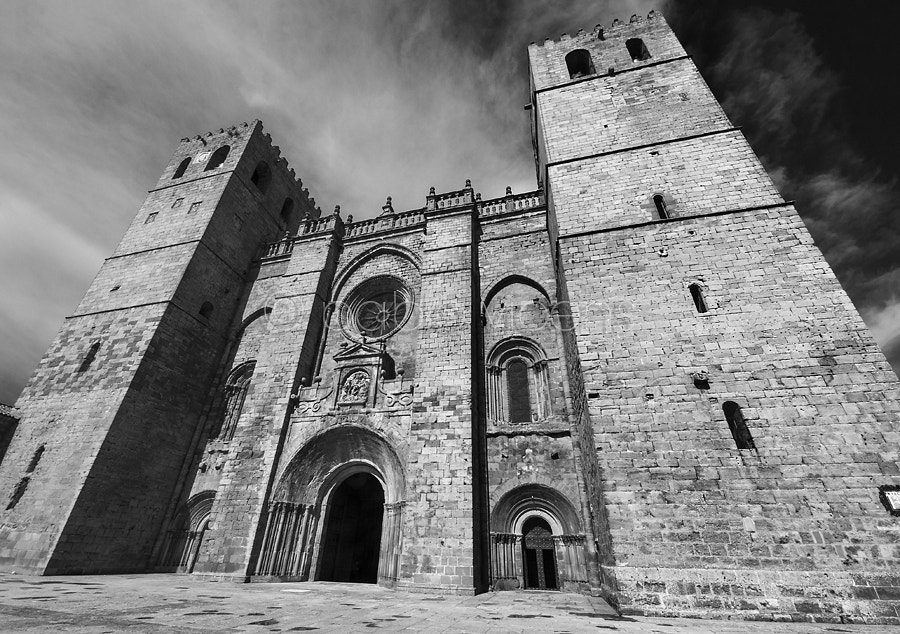 OLYMPUS  7-14mm Lens sample photo. Catedral de sigüenza photography