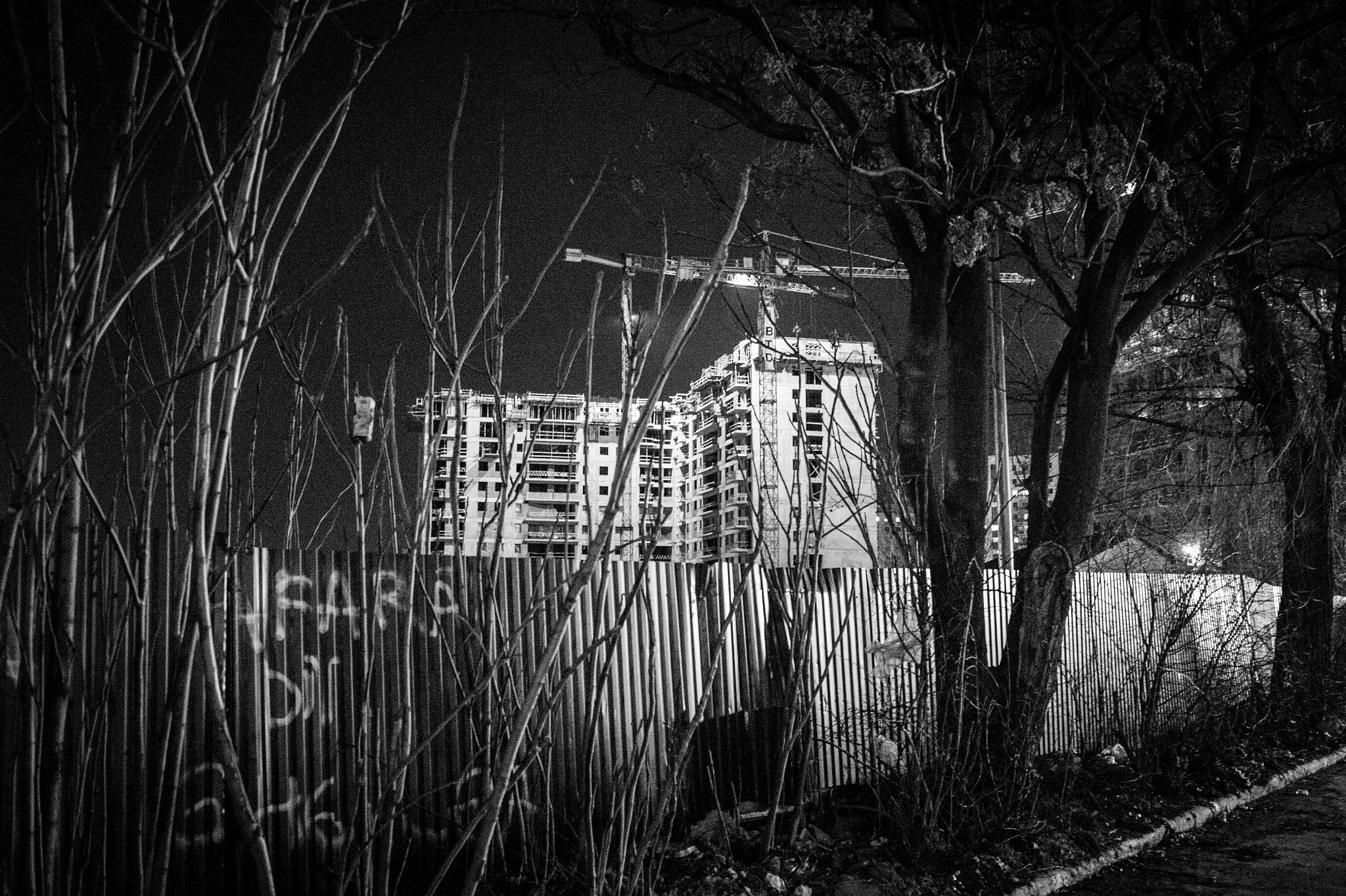 Nikon AF-S Nikkor 18-35mm F3.5-4.5G ED sample photo. Construction site in militari, bucharest photography