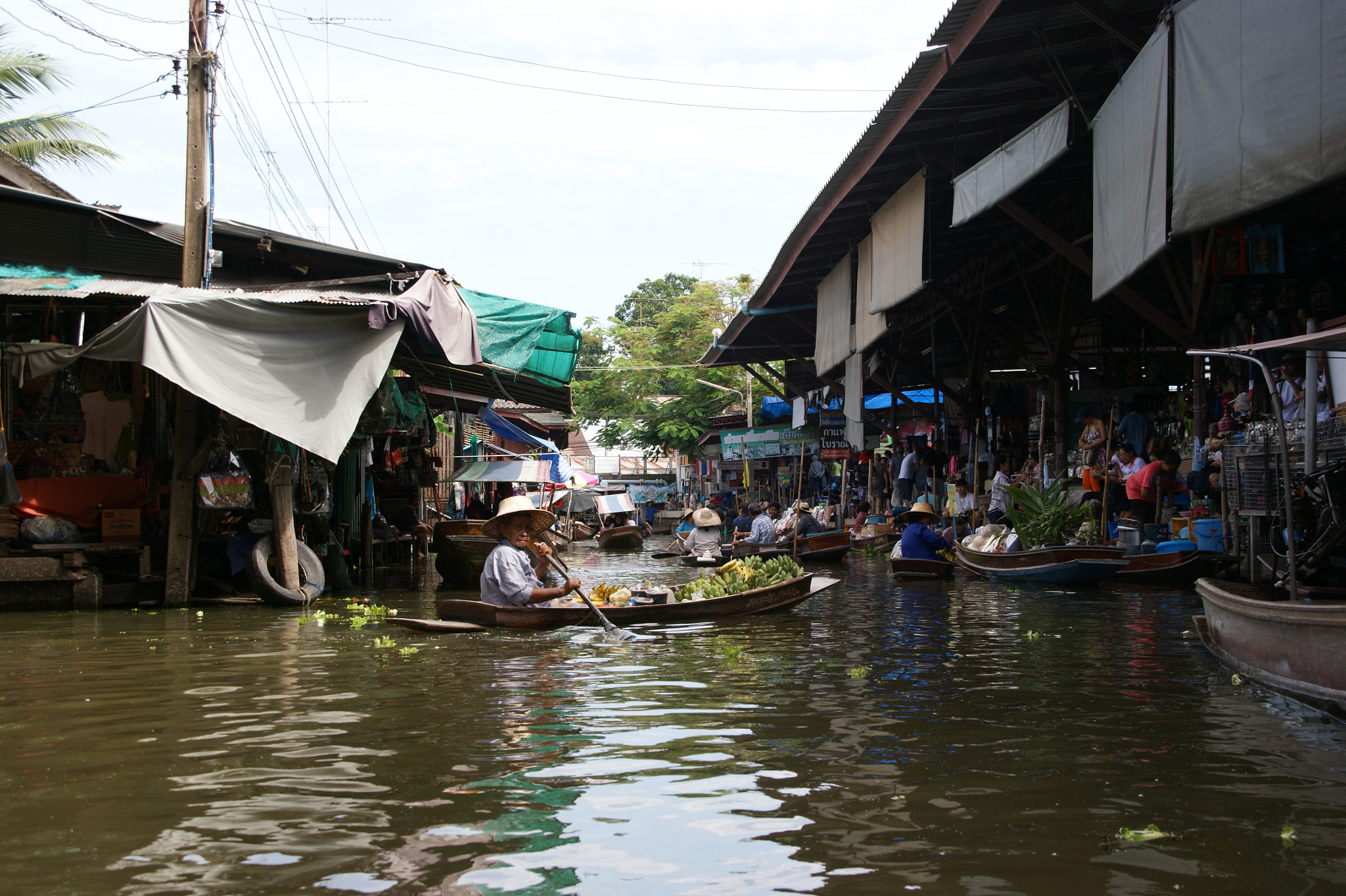 Sony Alpha DSLR-A350 + Sigma DC 18-125mm F4-5,6 D sample photo. Floating market photography