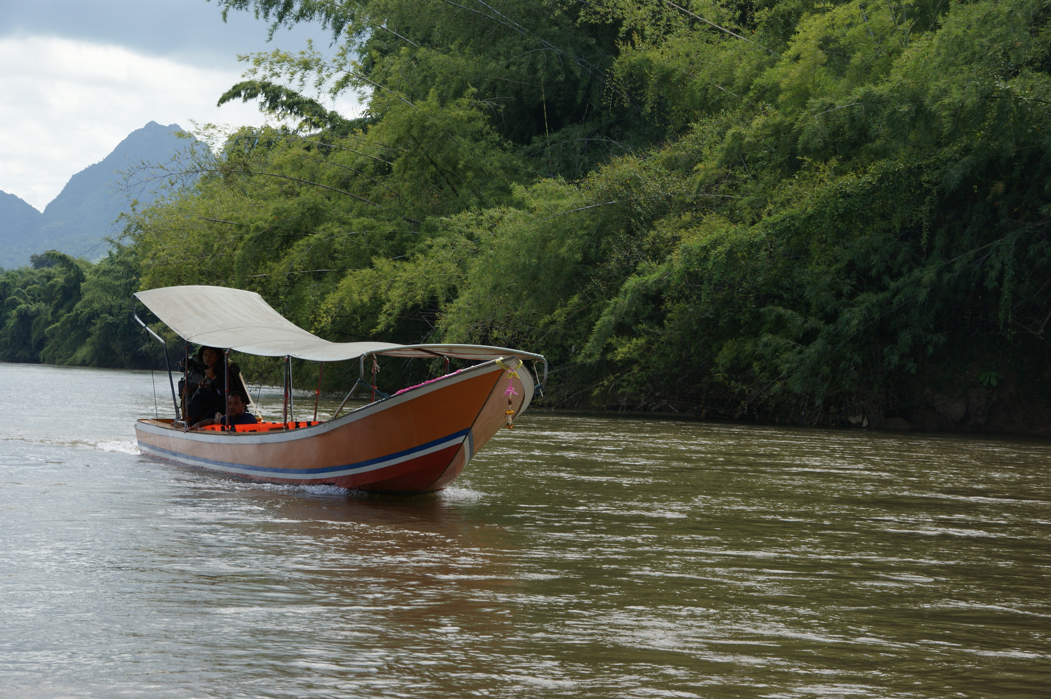 Sony Alpha DSLR-A350 + Sigma 18-200mm F3.5-6.3 DC sample photo. Boat photography