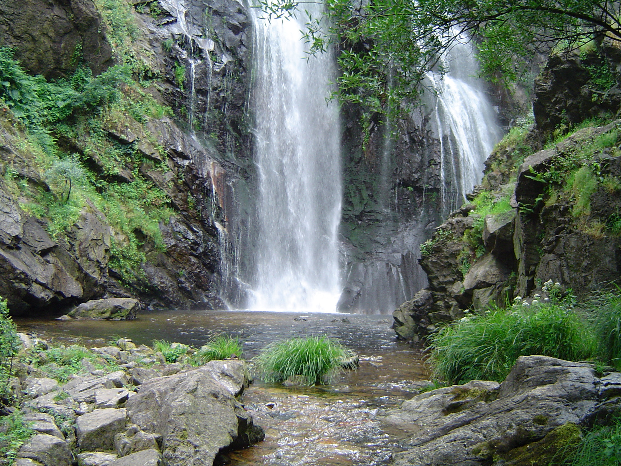 Sony DSC-P72 sample photo. Waterfall photography