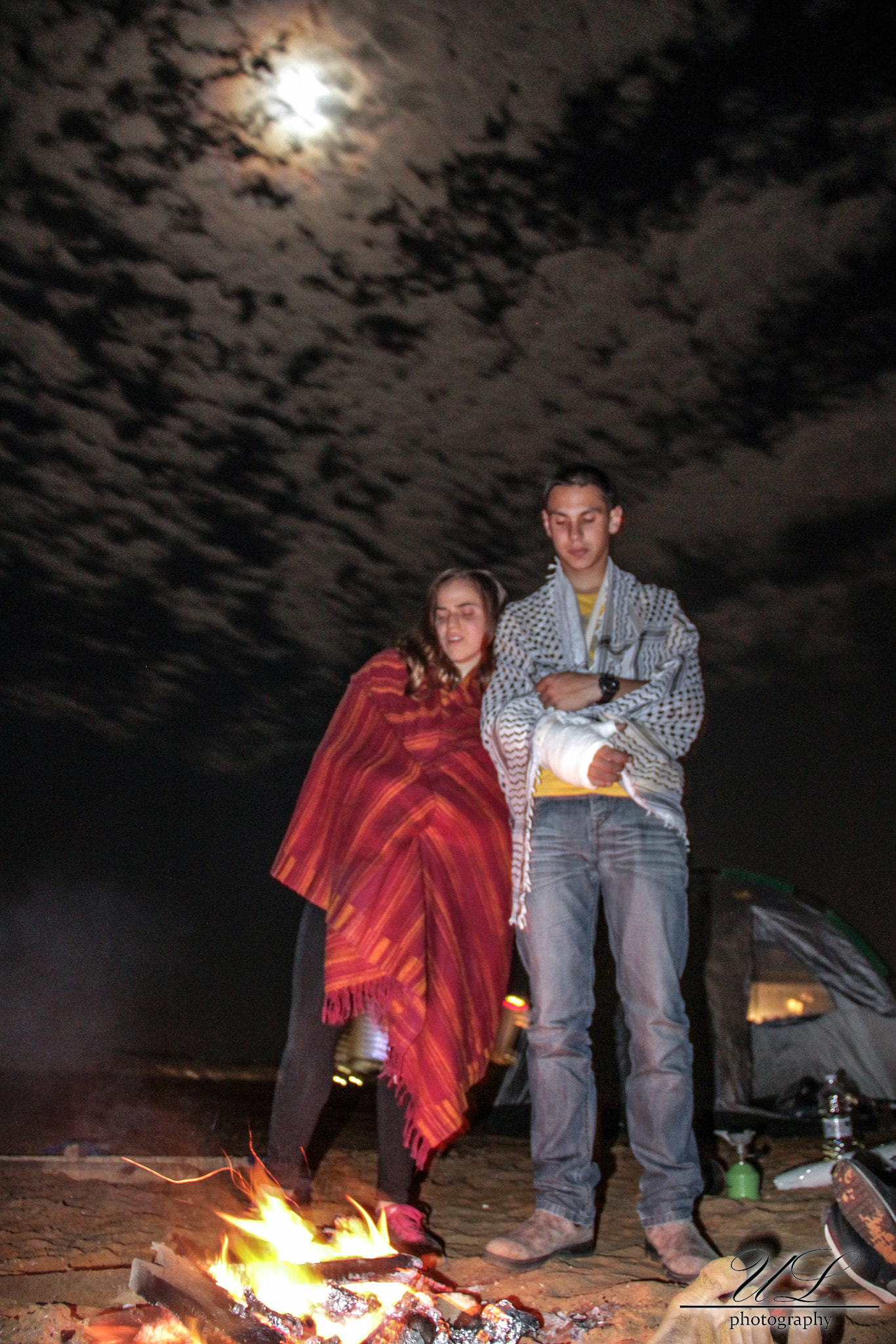 Canon EOS 600D (Rebel EOS T3i / EOS Kiss X5) sample photo. Moon+fire compo photography